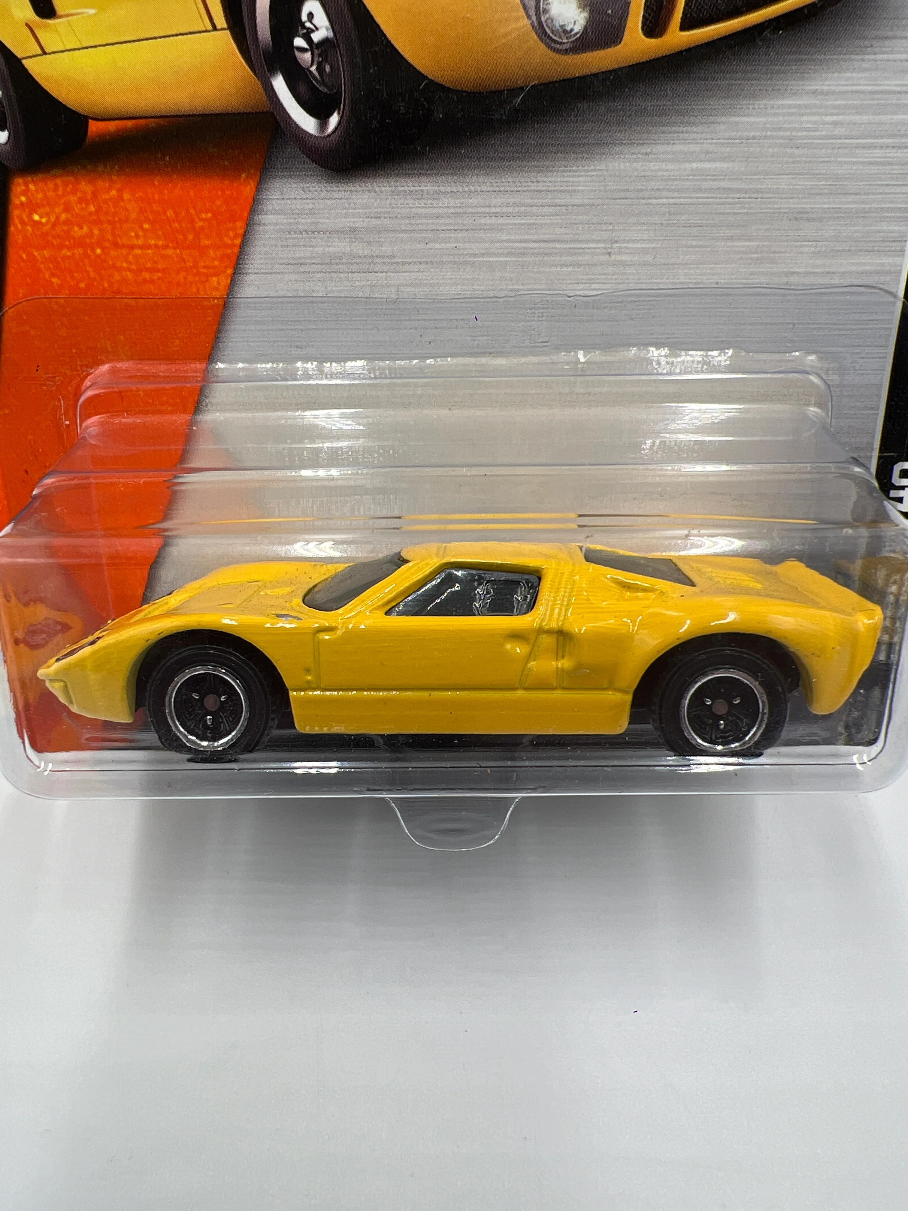 Matchbox Adventure City #22 Ford GT40 Yellow 206C - Image 3