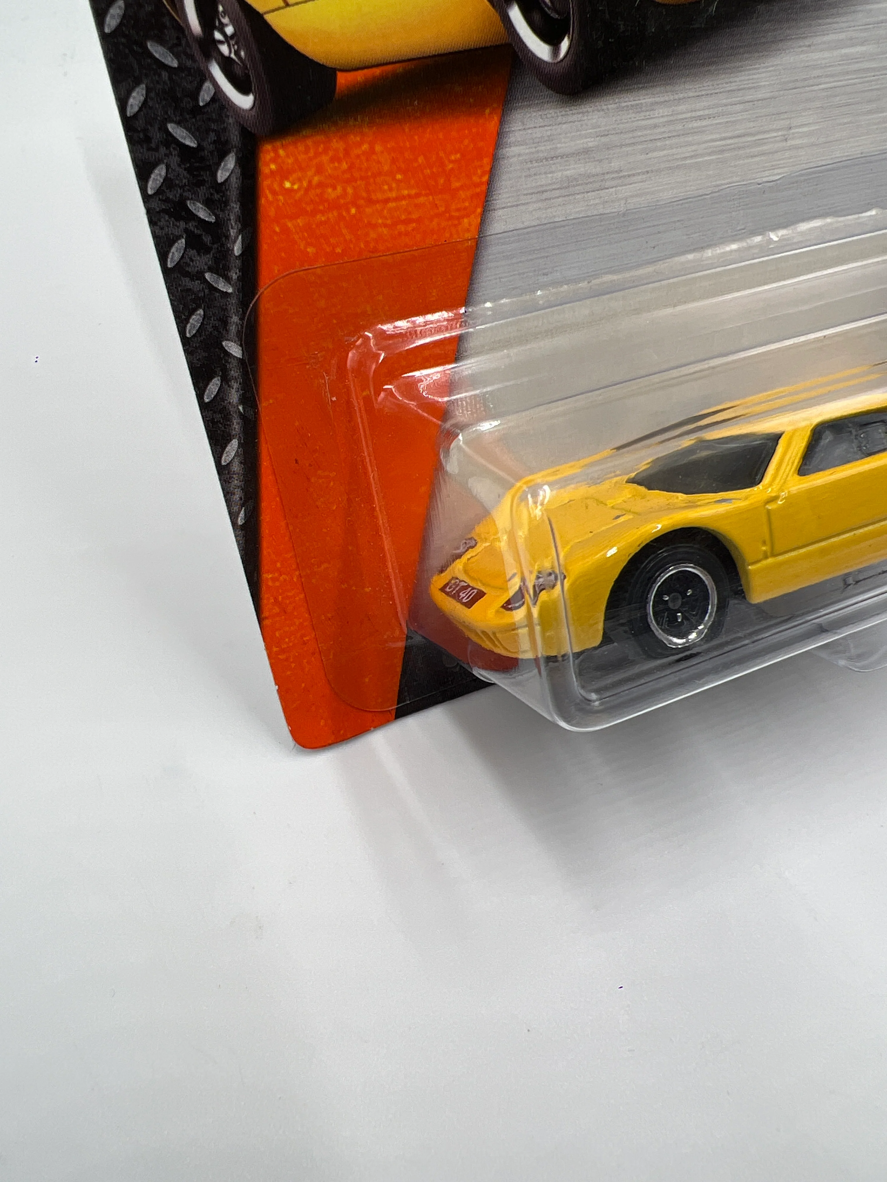 Matchbox Adventure City #22 Ford GT40 Yellow 206C - Image 5