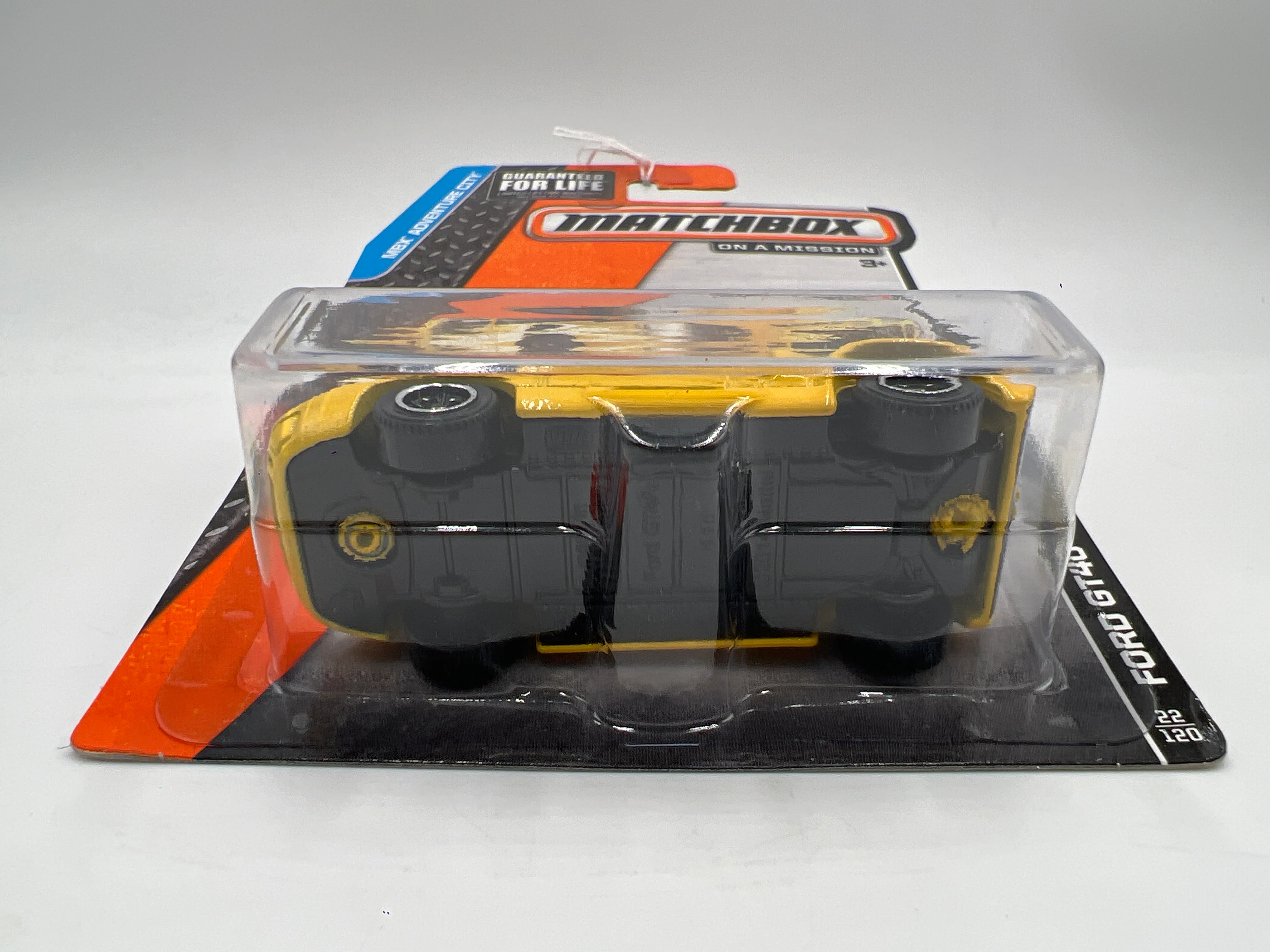 Matchbox Adventure City #22 Ford GT40 Yellow 206C - Image 6