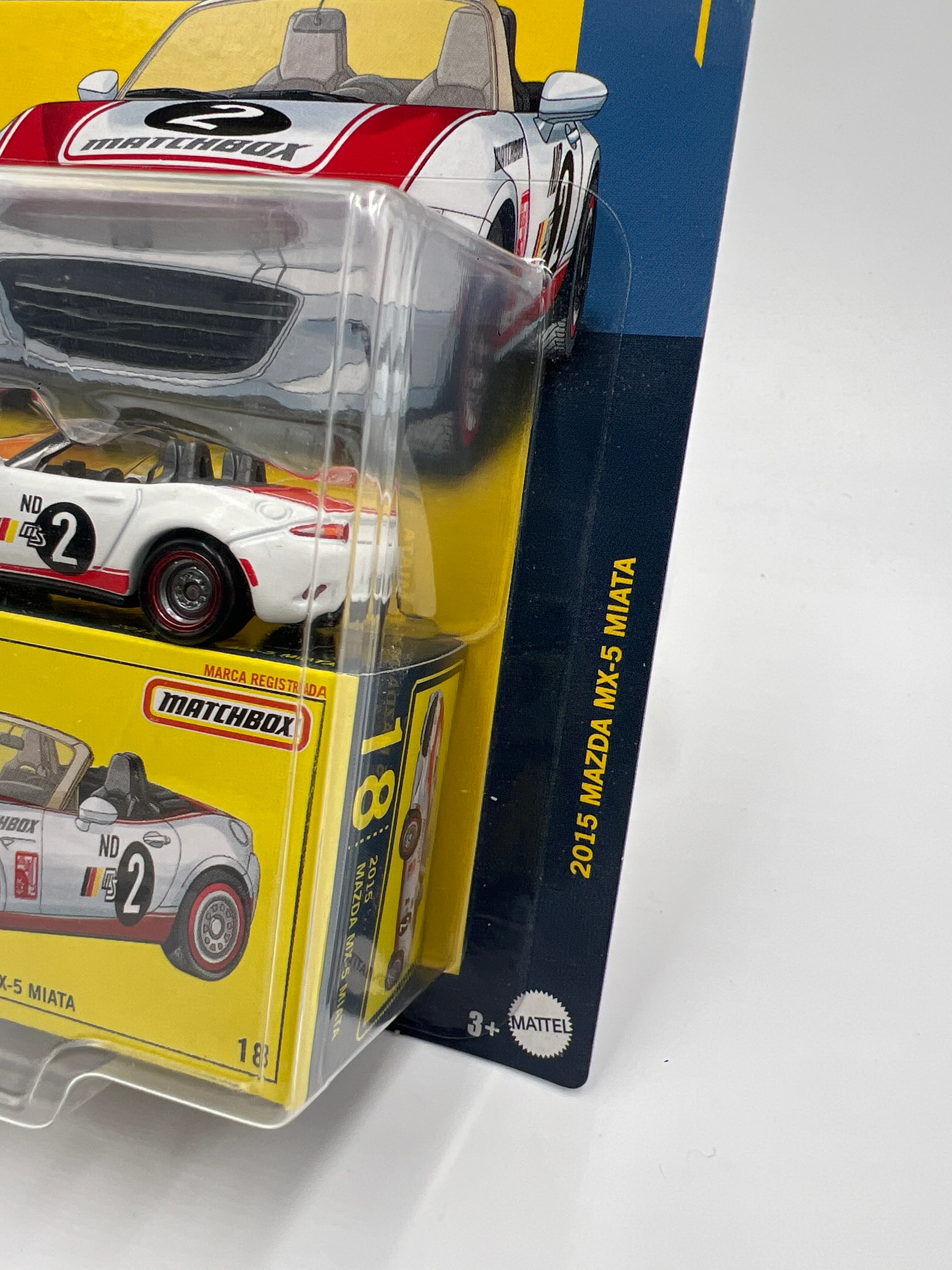 Matchbox Collectors #18 2015 Mazda MX-5 Miata White/Red 171C - Image 3