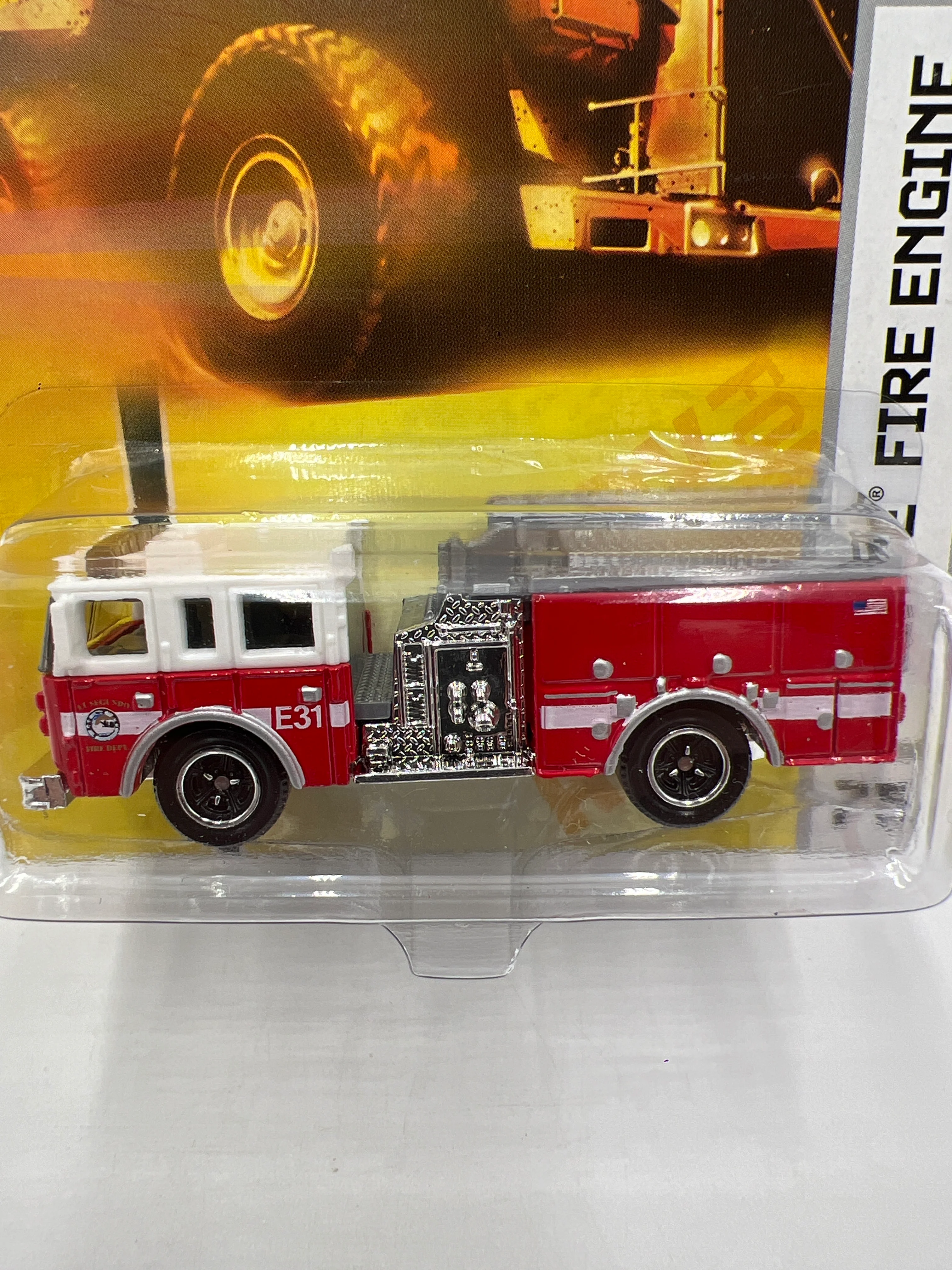 Matchbox Emergency #75 Pierce Fire Engine Red 216K - Image 3