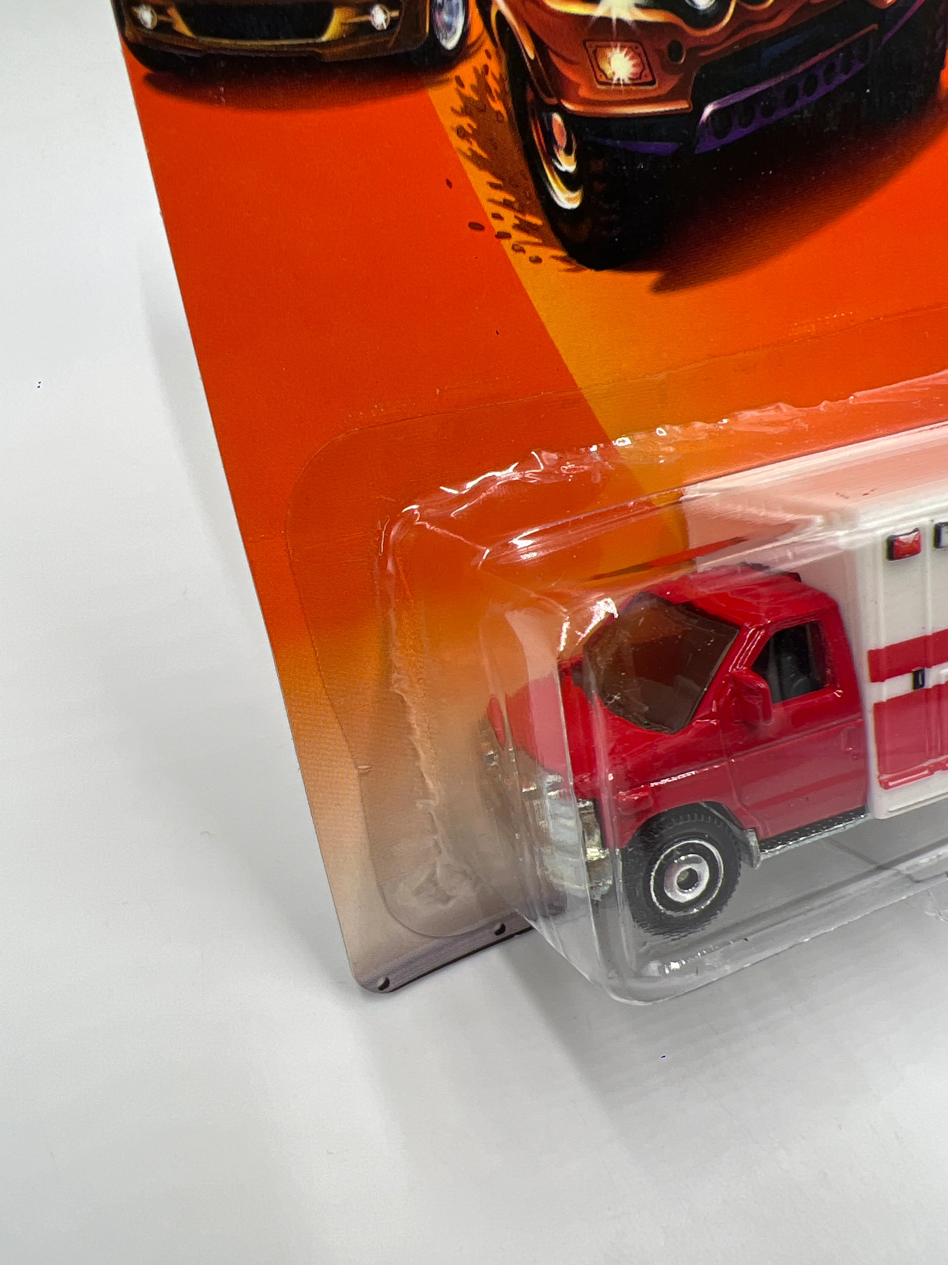 Matchbox Emergency Response #54 08 Ford E-350 Ambulance Red/White 216J - Image 5