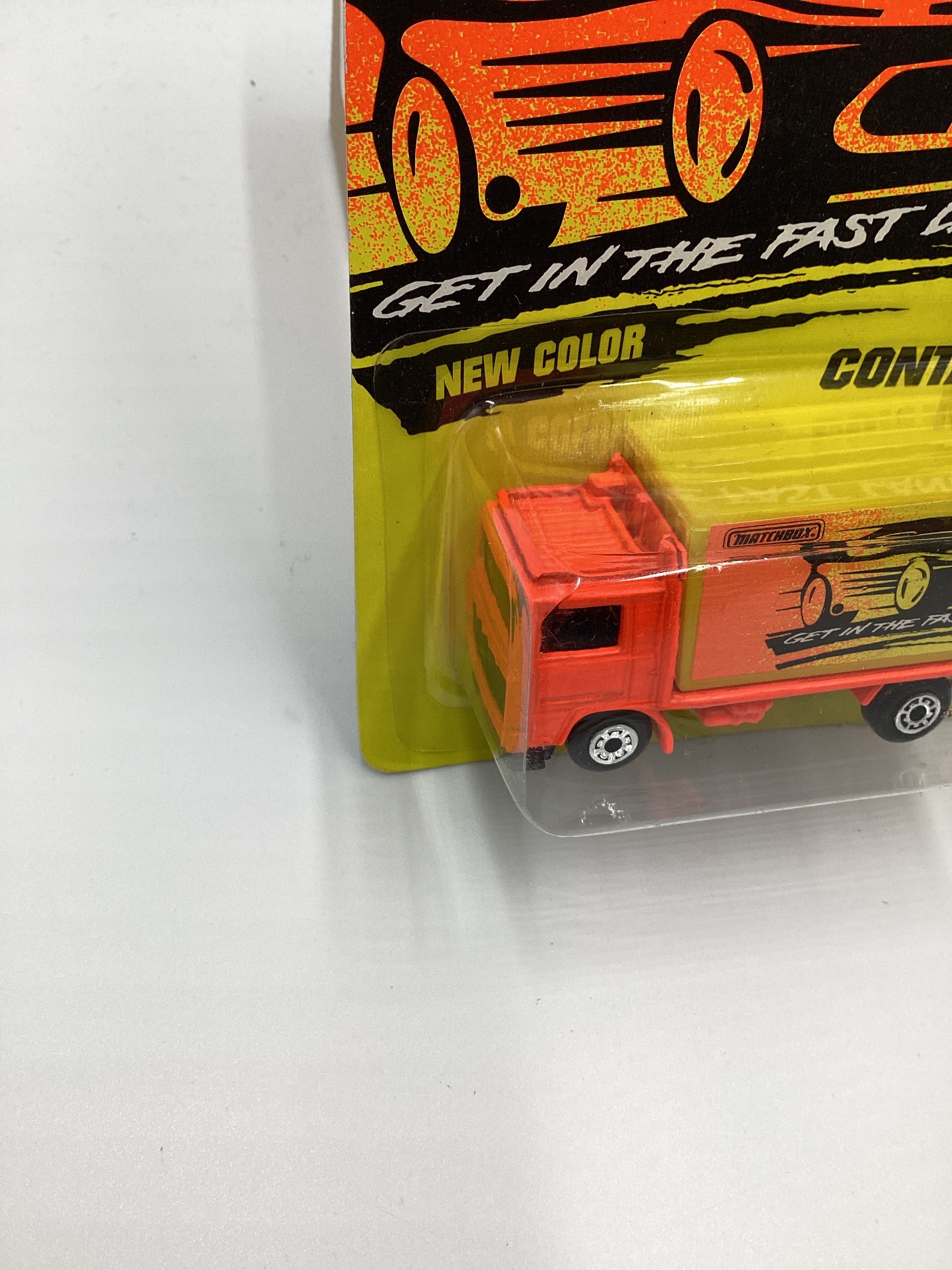 Matchbox Get In The Fast Lane #23  Volvo Container Orange 210B - Image 5