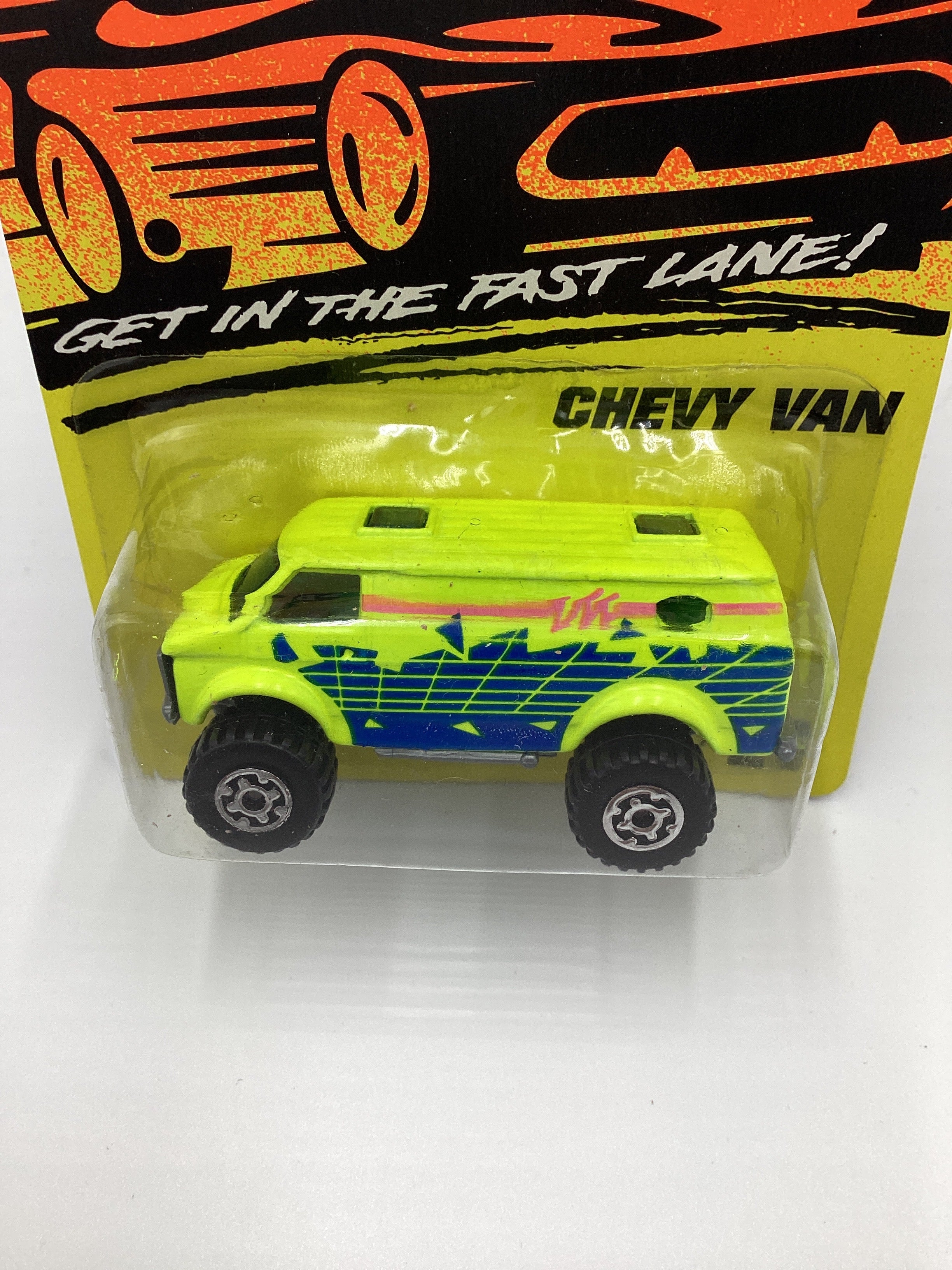Matchbox Get In The Fast Lane #26 Chevy Van Neon Yellow 209E - Image 3