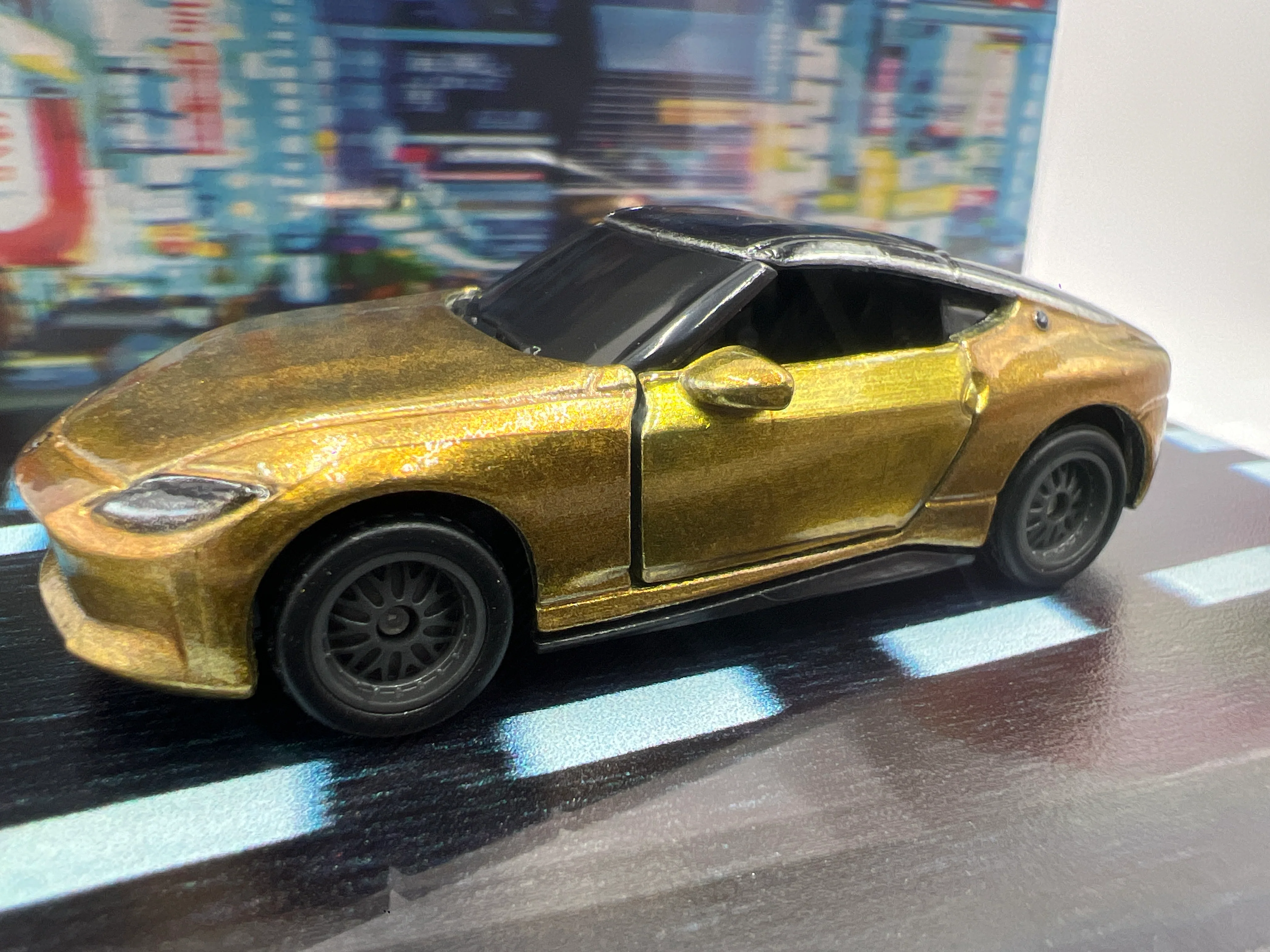 Matchbox RLC Mattel Creations Nissan Z Proto Gold - Image 3