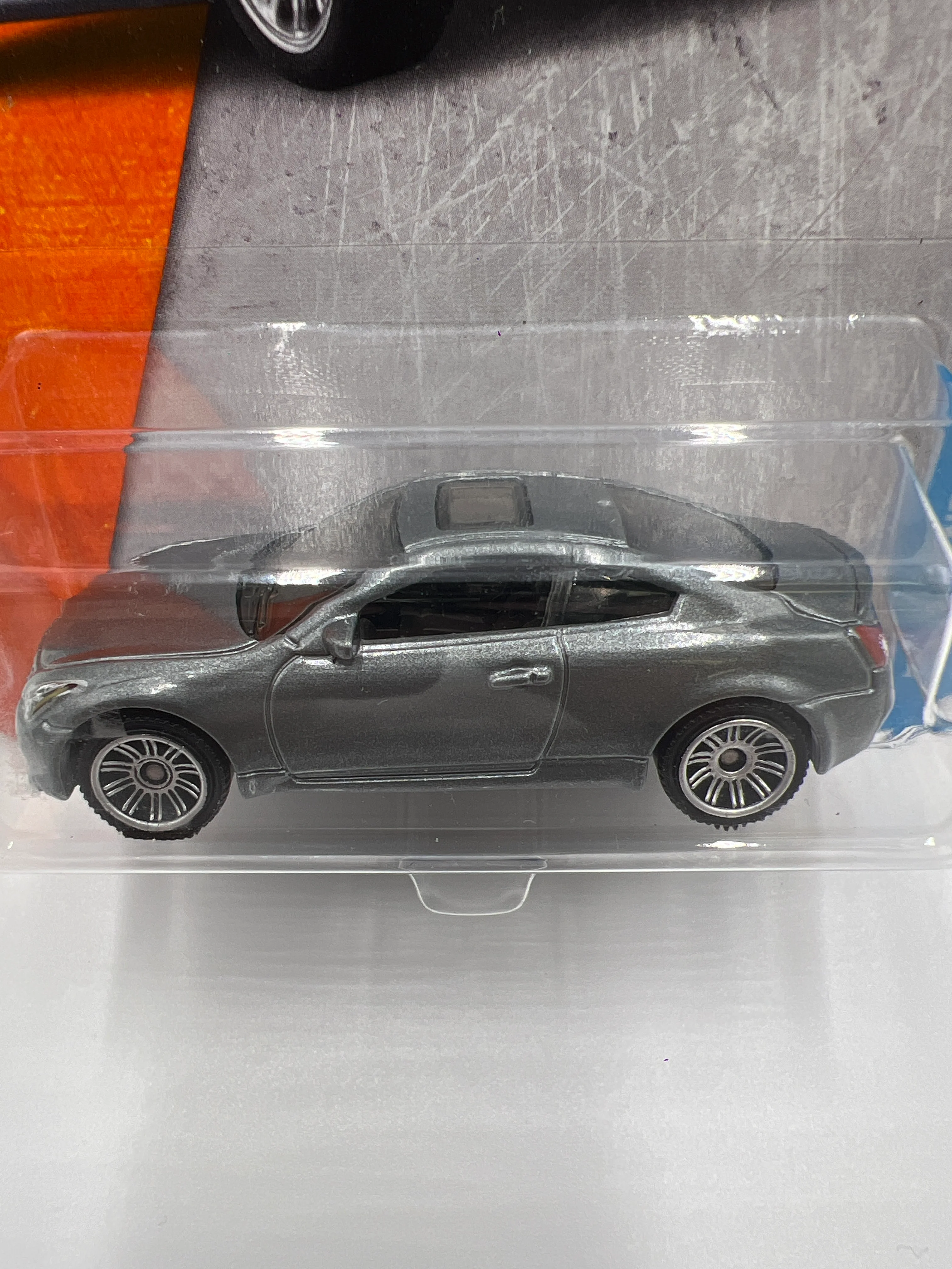 Matchbox MBX Adventure City #32 Infiniti G37 Coupe Silver W/Protector - Image 3