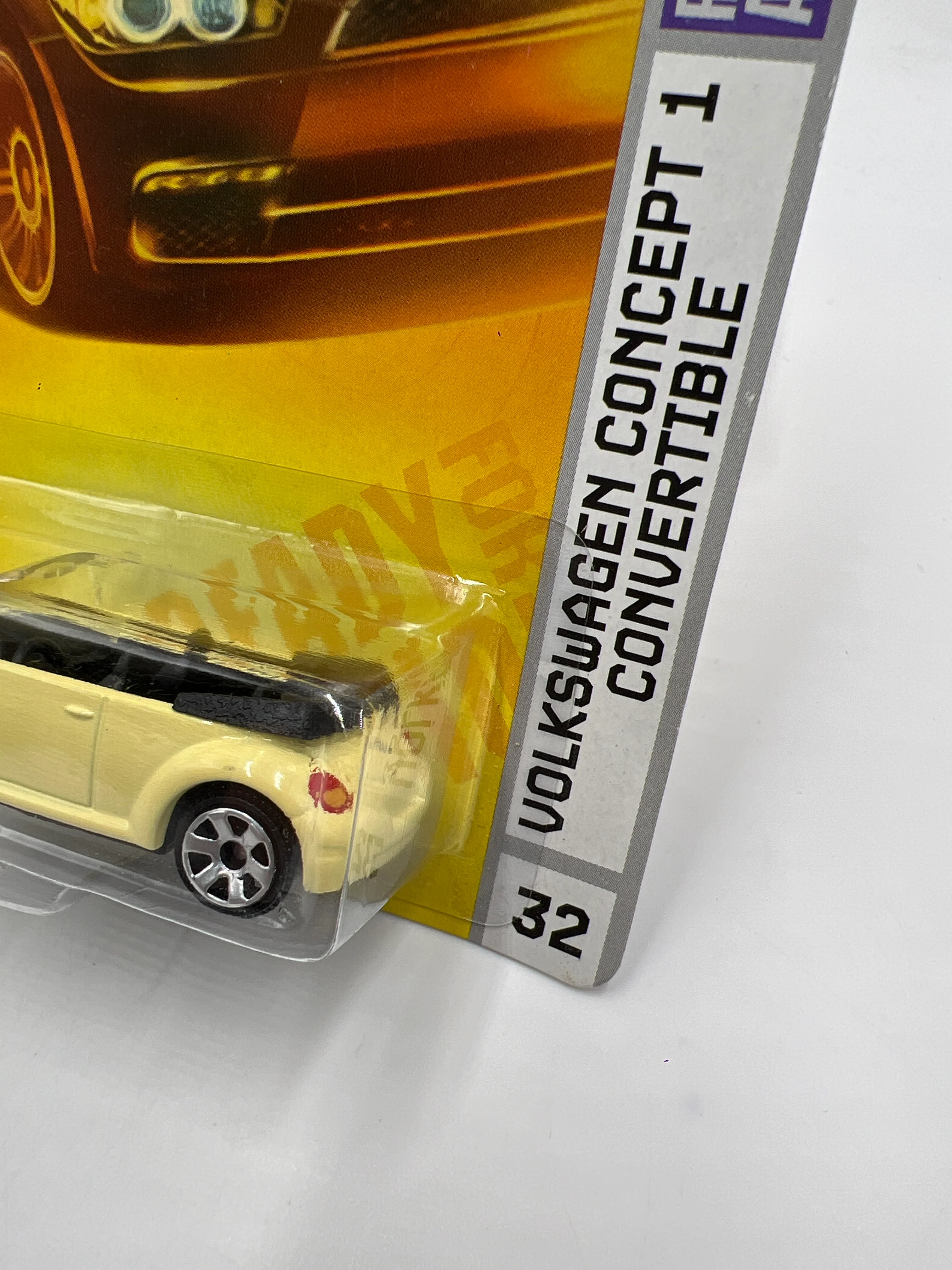 Matchbox Metro Rides #32 Volkswagen Concept 1 Convertible Yellow 216P - Image 4