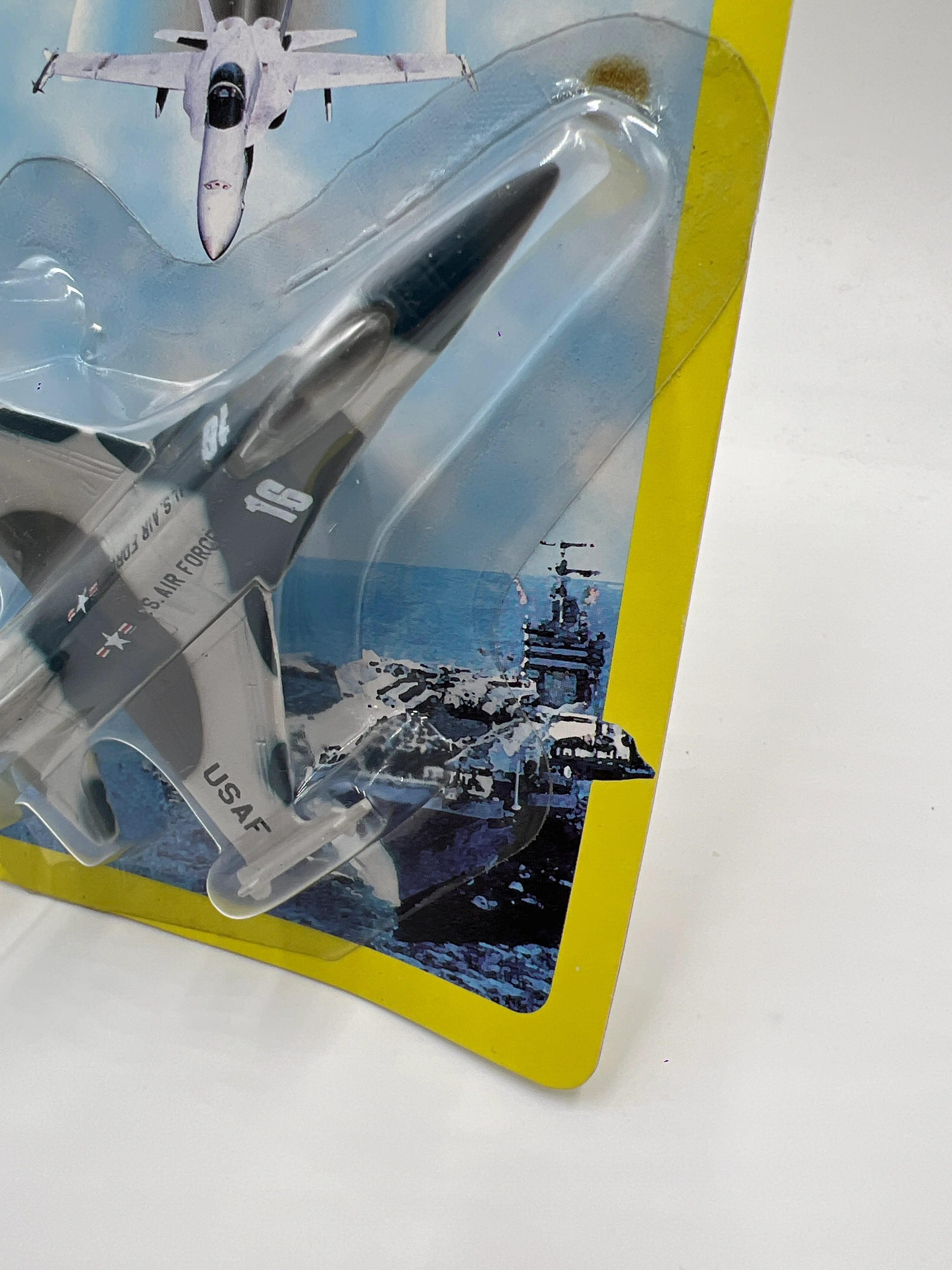 Matchbox Military The Feel Of Real Steel #1 F16 A Falcon USAF - Image 4