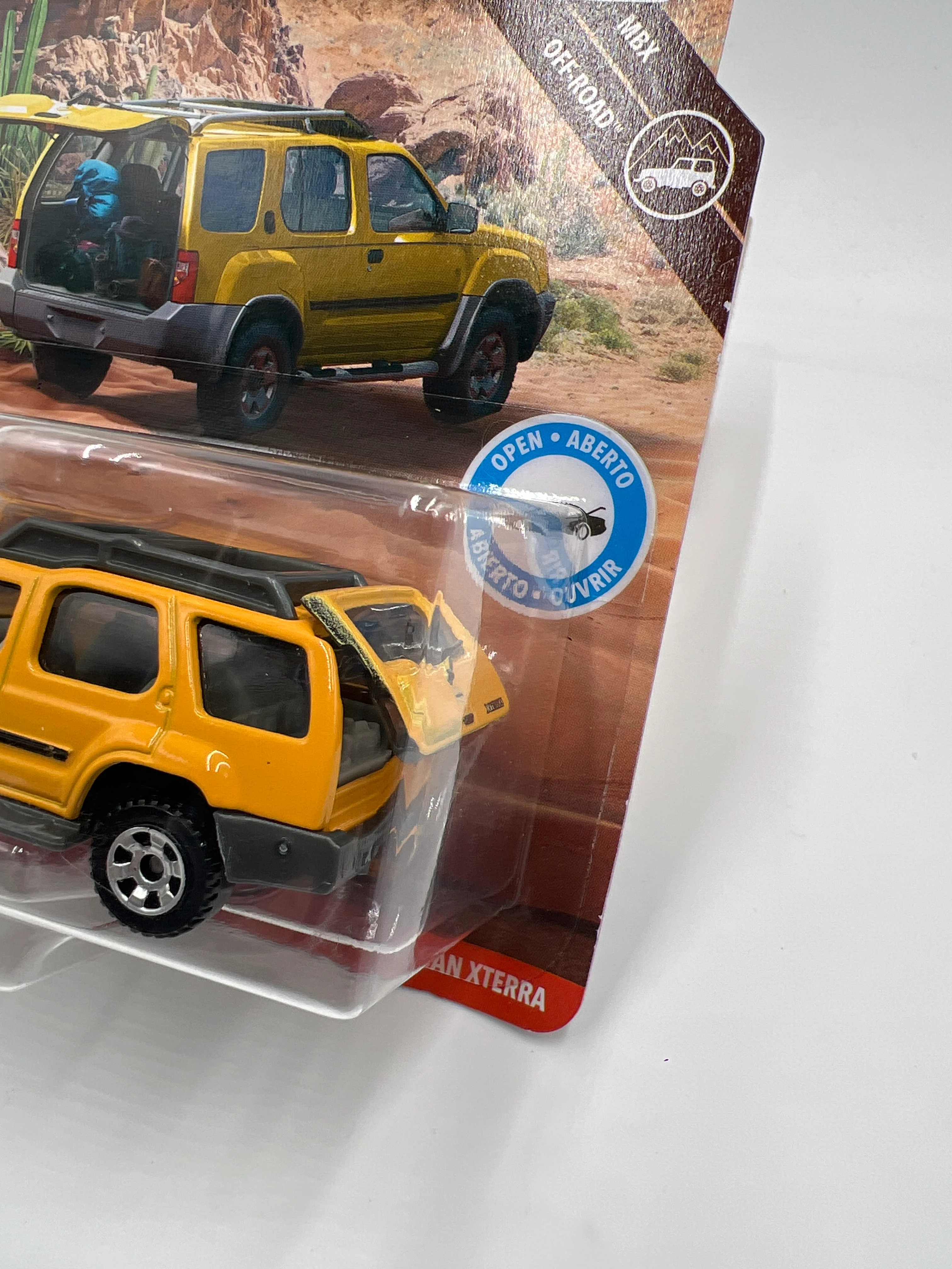 Matchbox Moving Parts MBX Off-Road 2000 Nissan Xterra Yellow 168L - Image 4