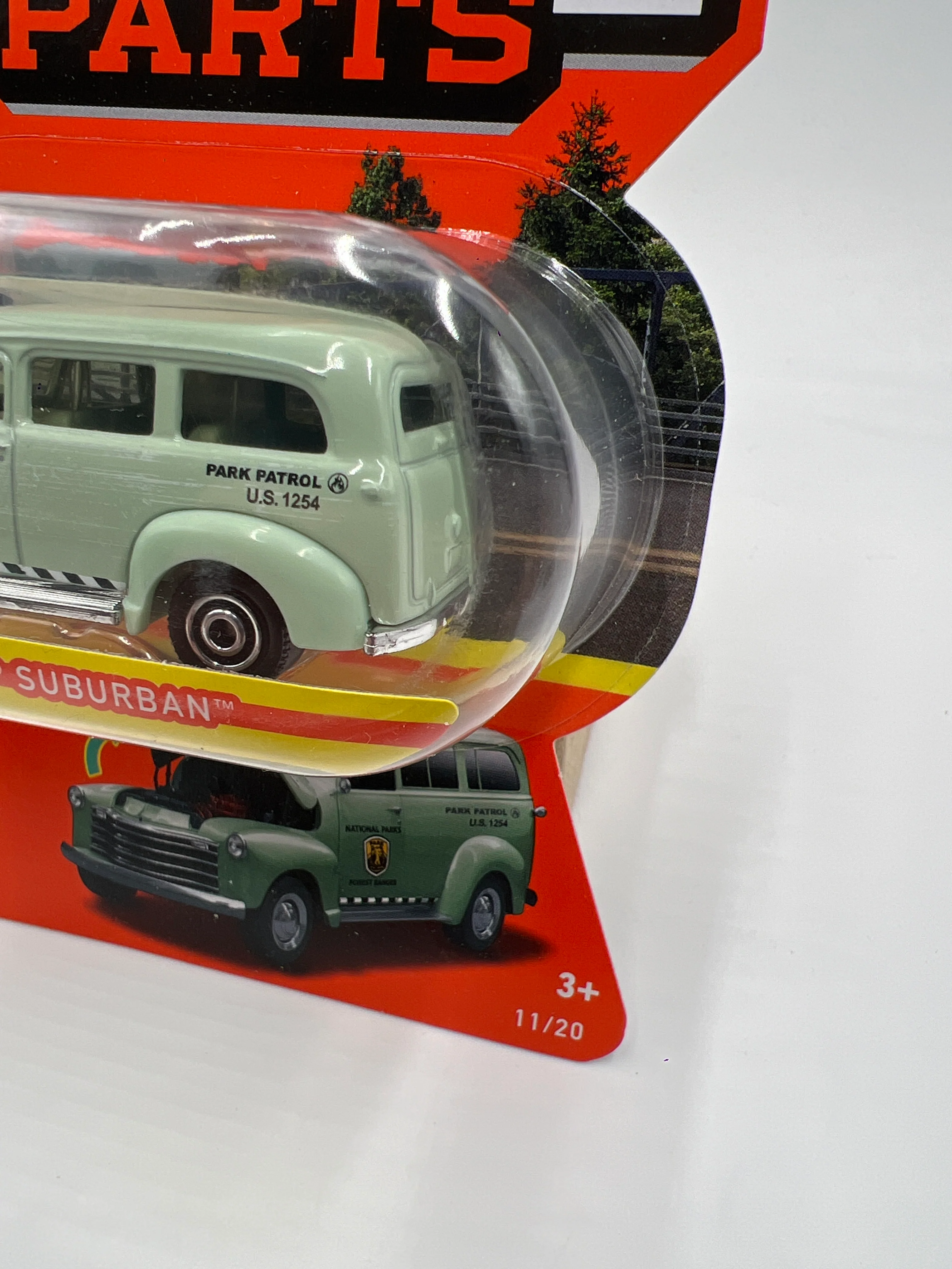 Matchbox Moving Parts #11 1950 Chevy Suburban Green National Parks - Image 4