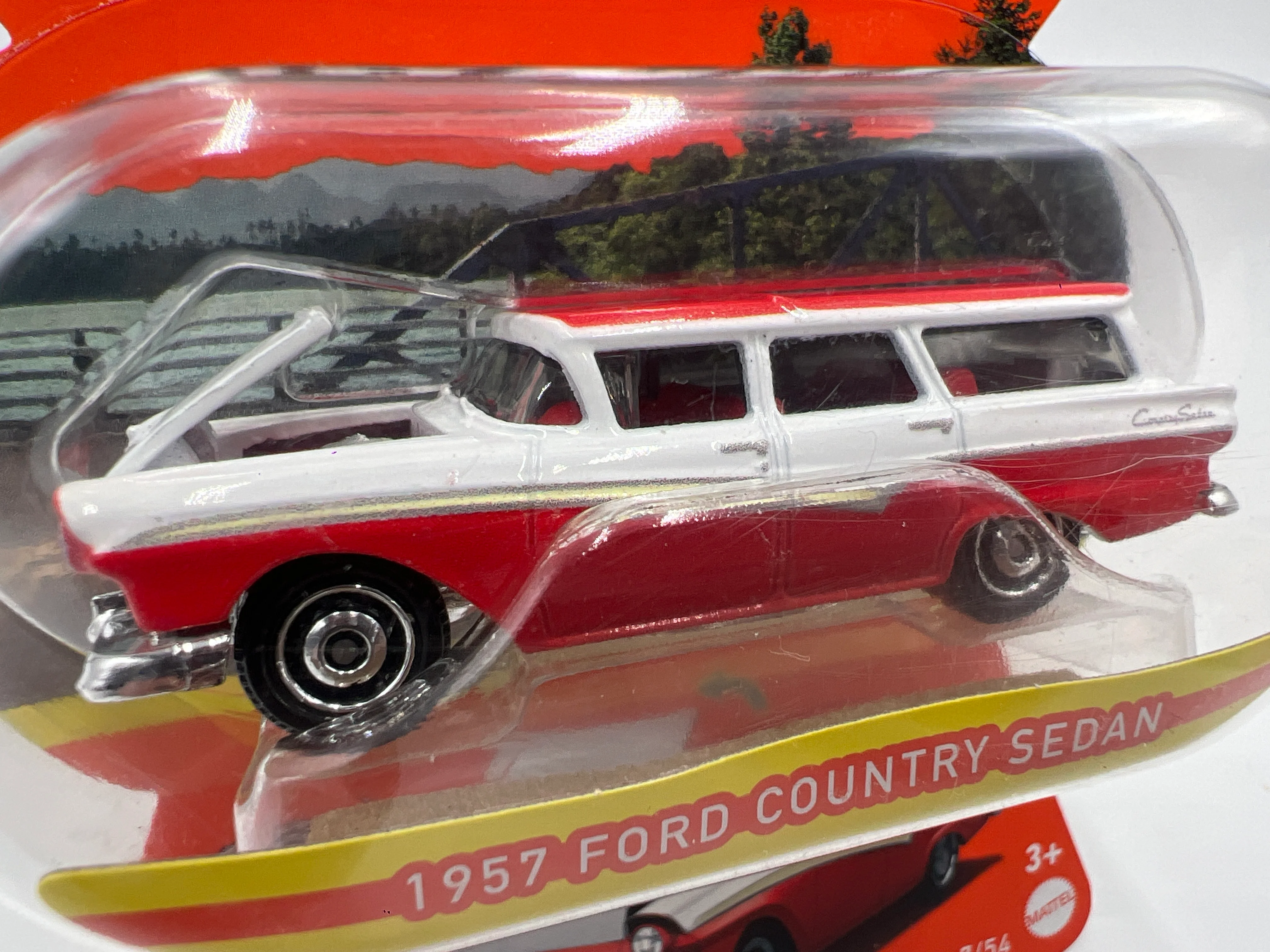 Matchbox Moving Parts #7 1957 Ford Country Sedan 164E - Image 3