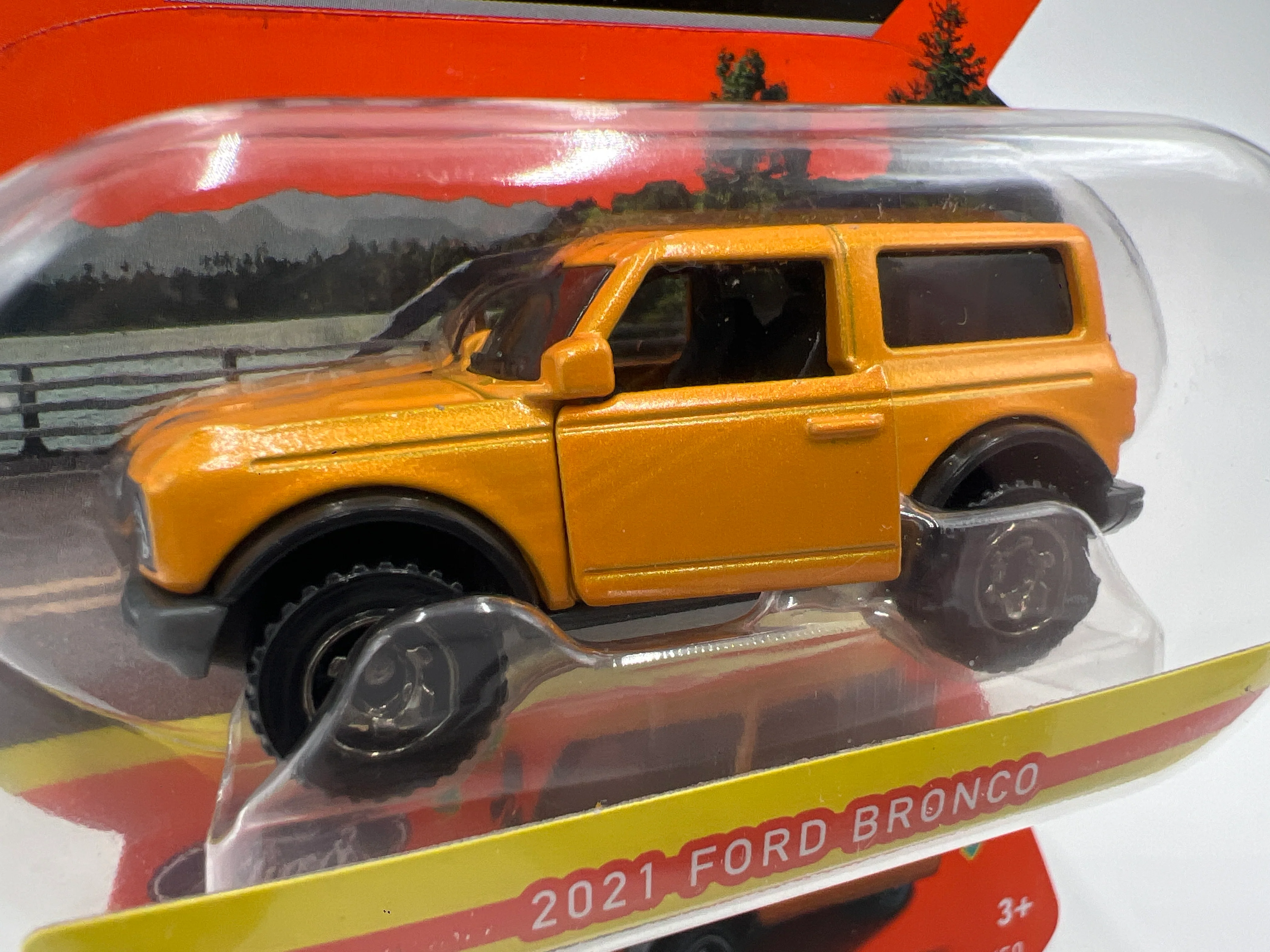 Matchbox Moving Parts #11 2021 Ford Bronco Orange 168M - Image 3