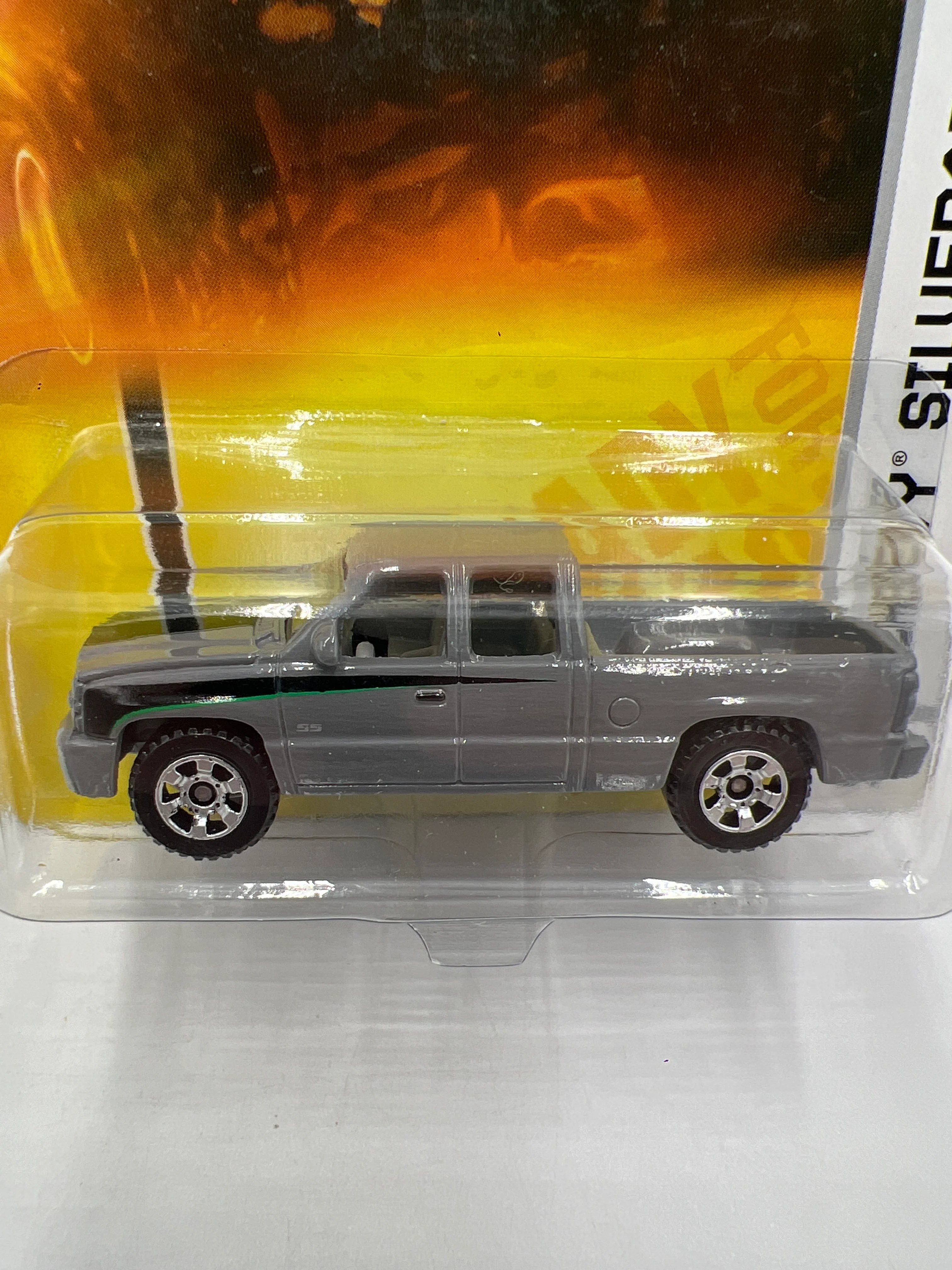 Matchbox Outdoor Adventure #87 Chevy Silverado Gray - Image 3