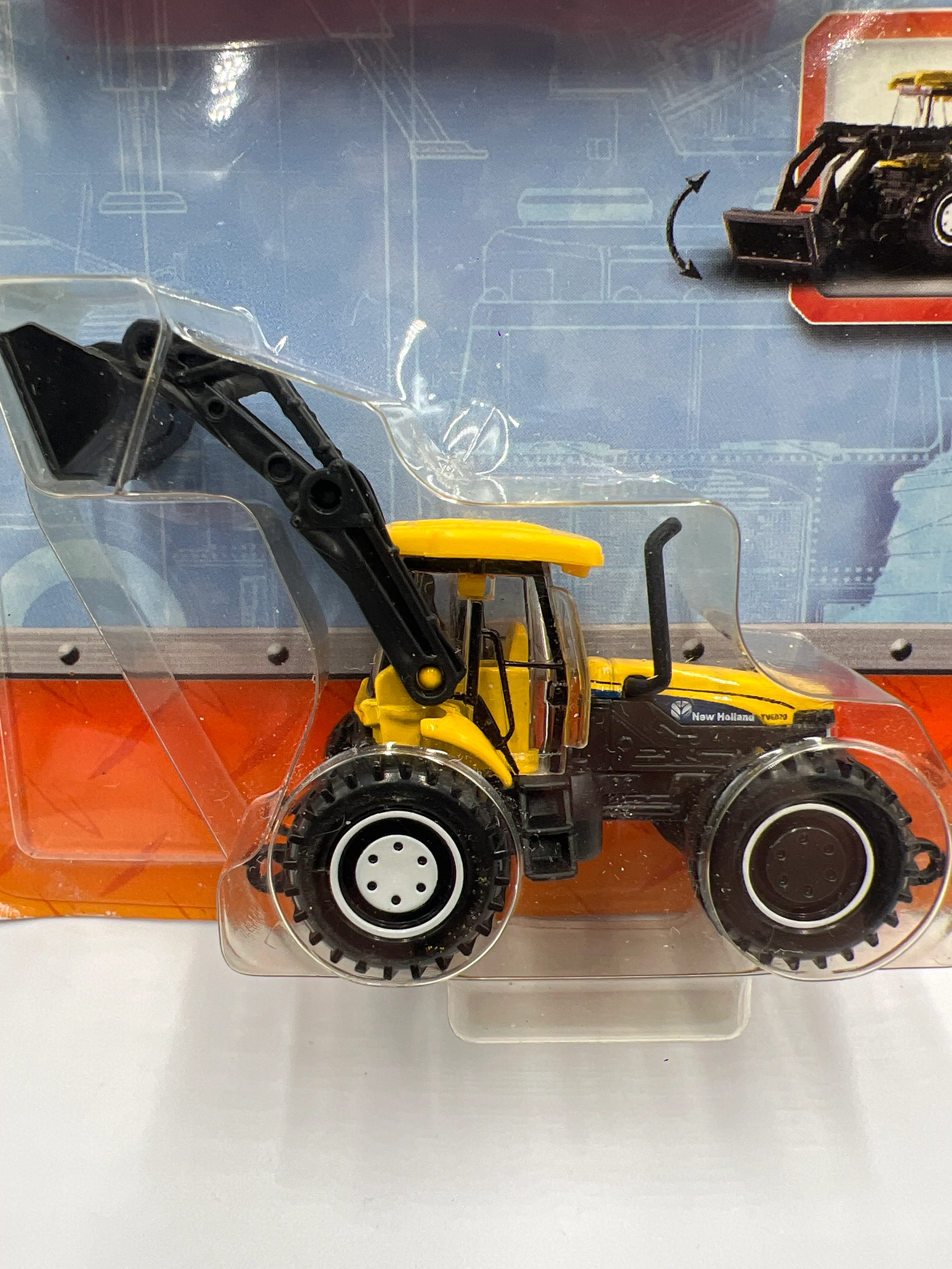 2010 Matchbox Real Working Rigs New Holland TV6070 Yellow (Bad Card/Cracked Blister) - Image 3