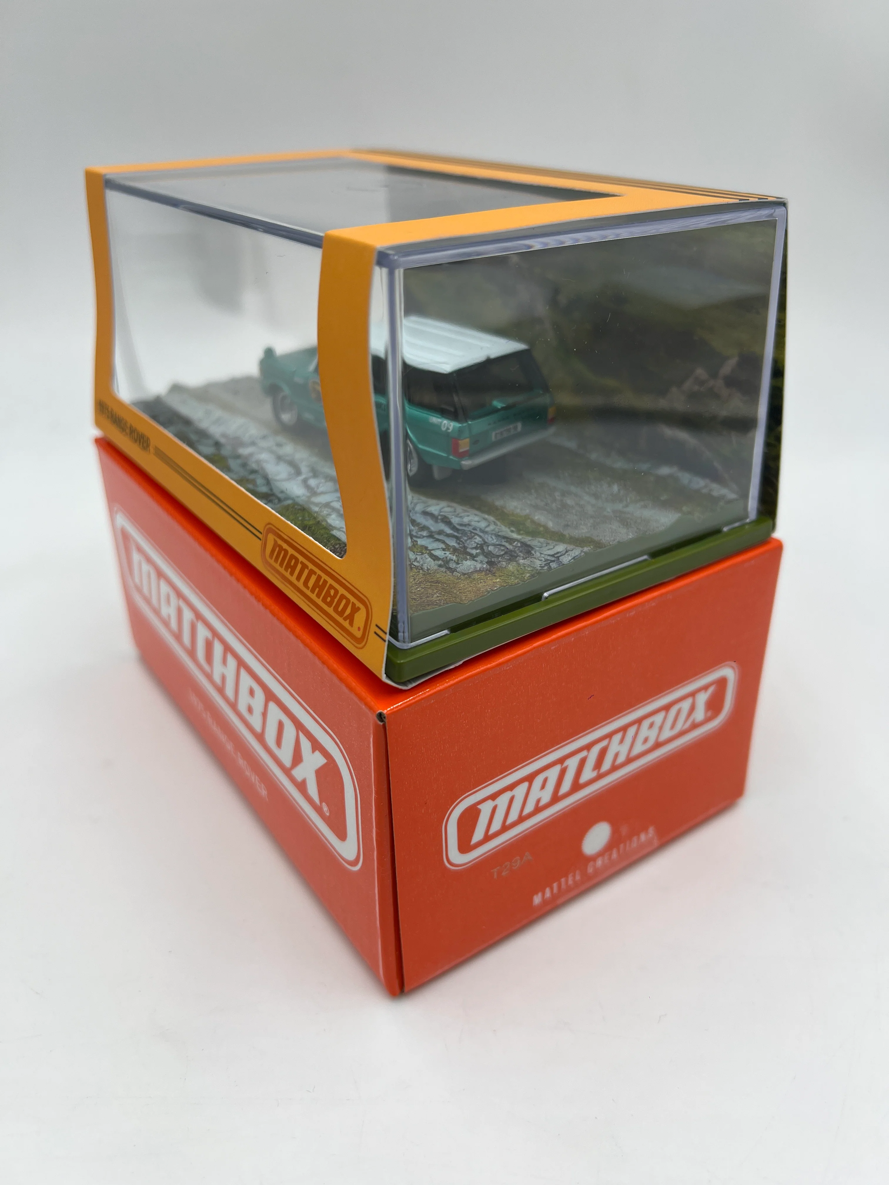 Matchbox RLC Mattel Creations 1975 Range Rover National Parks Green - Image 4