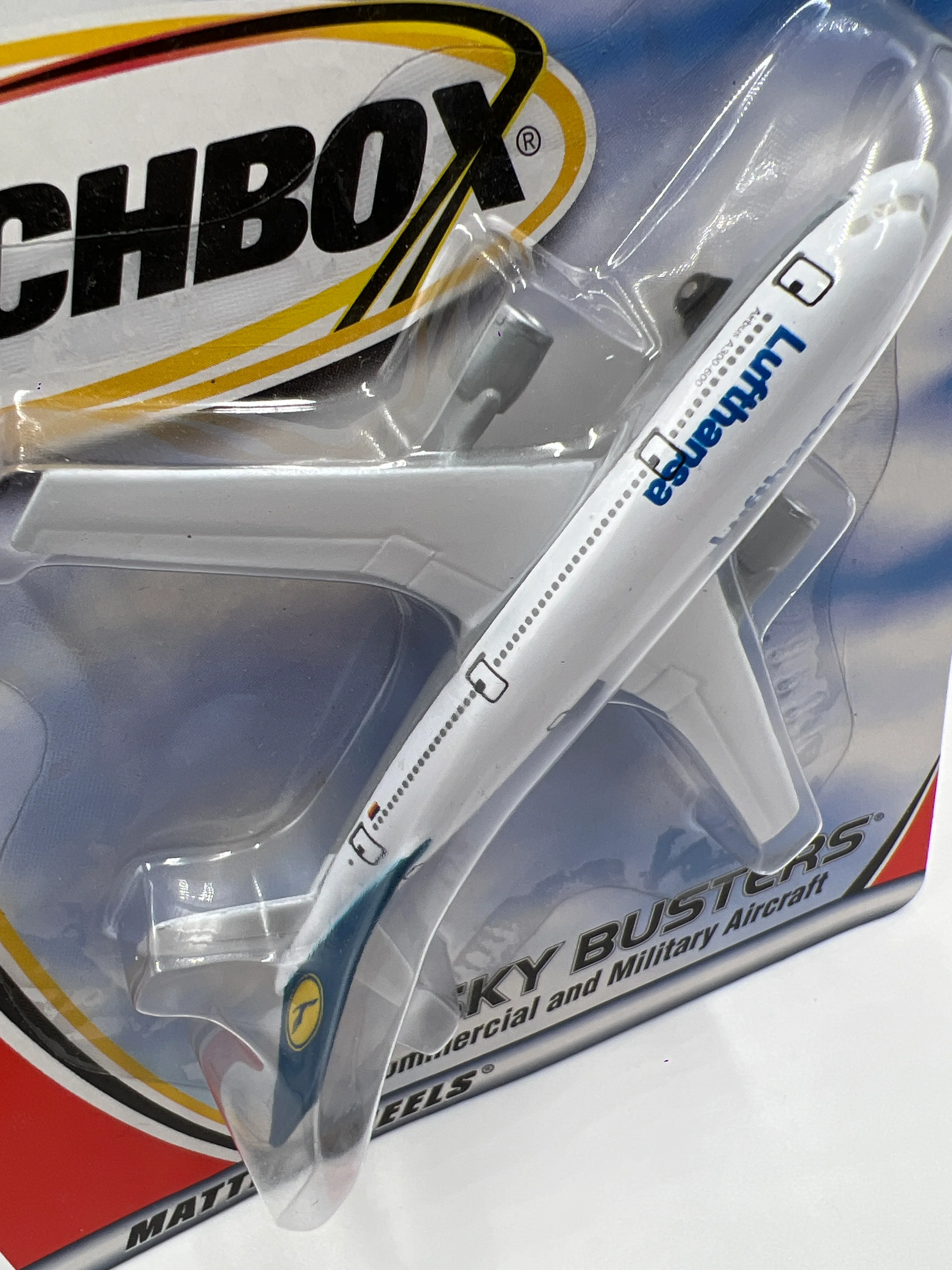 Matchbox Sky Busters A300B Airbus Lufthansa White VV3 - Image 3