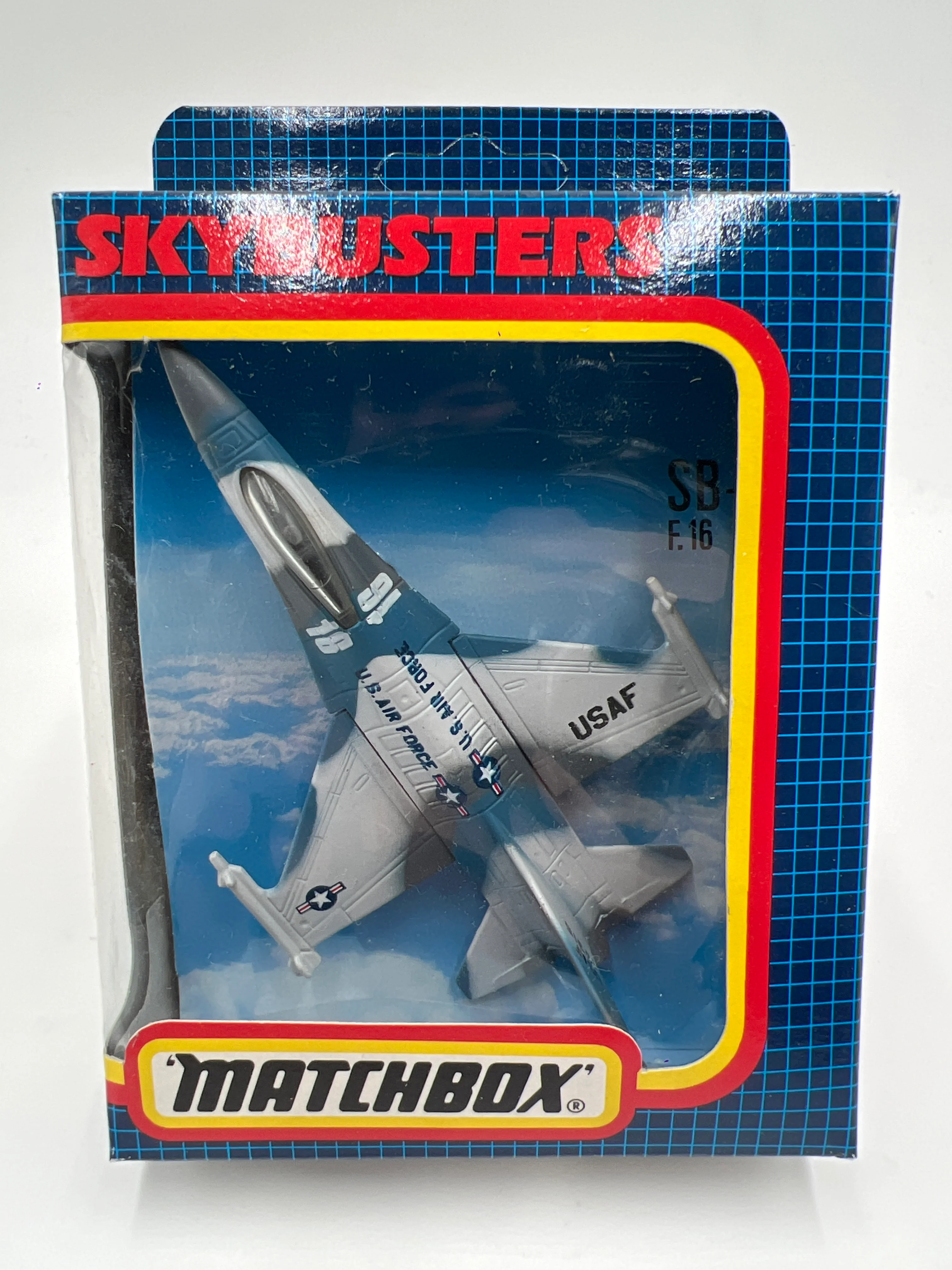 Matchbox Skybusters SB-24 F.16 Unpunched - Image 2