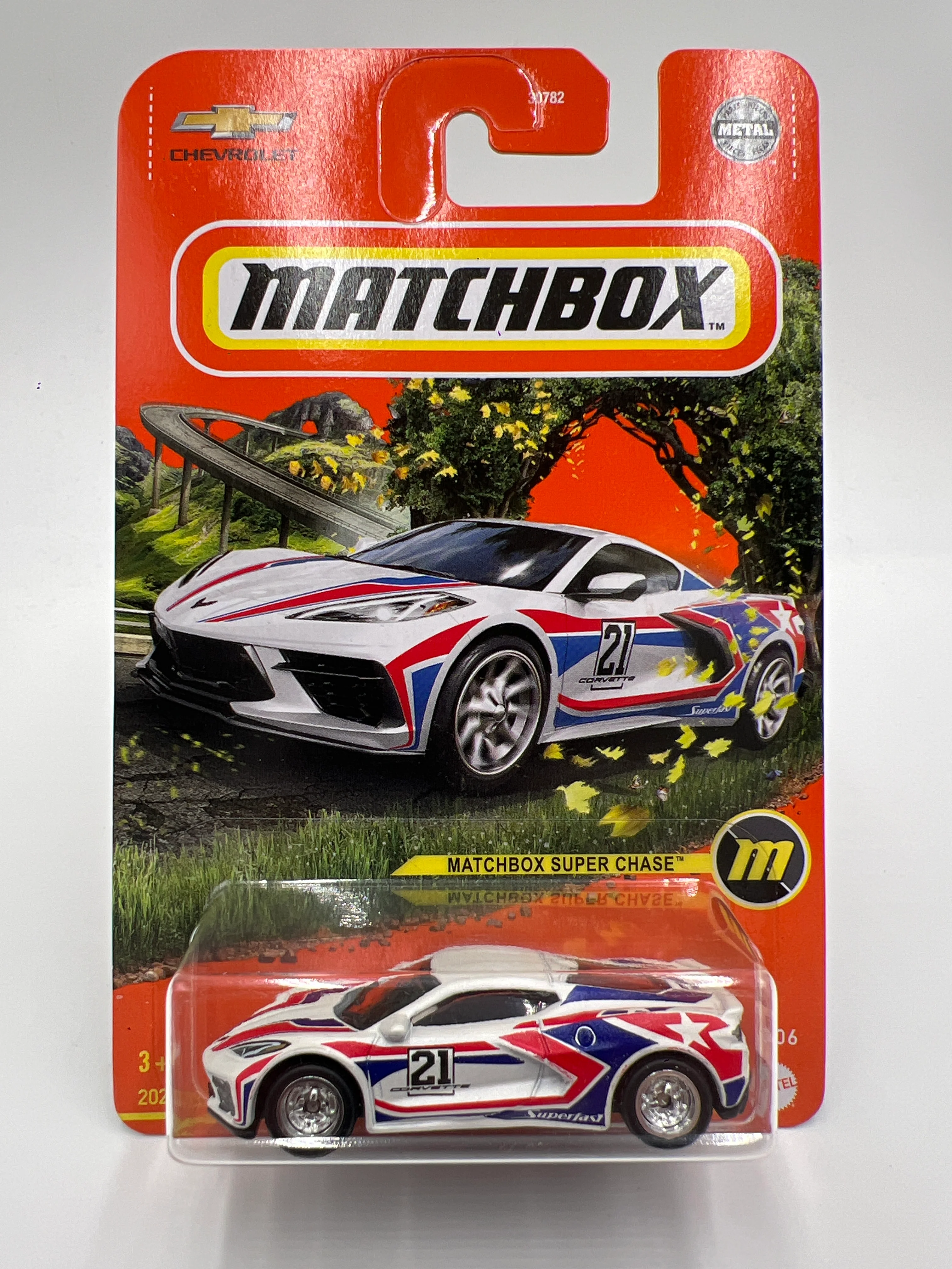 Matchbox Super Chase 2020 Corvette White W/Protector - Image 2