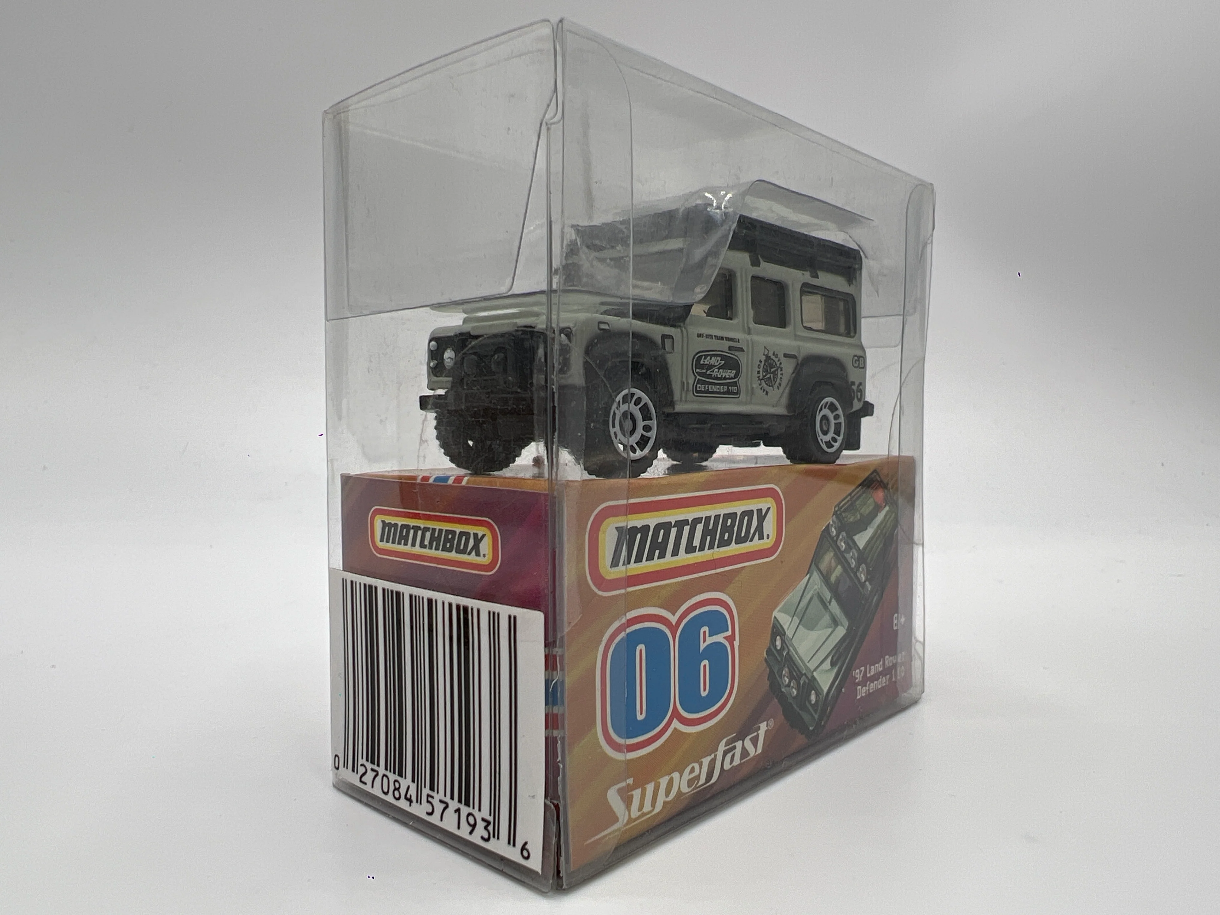 Matchbox Superfast #6 97 Land Rover Defender 110 - Image 4