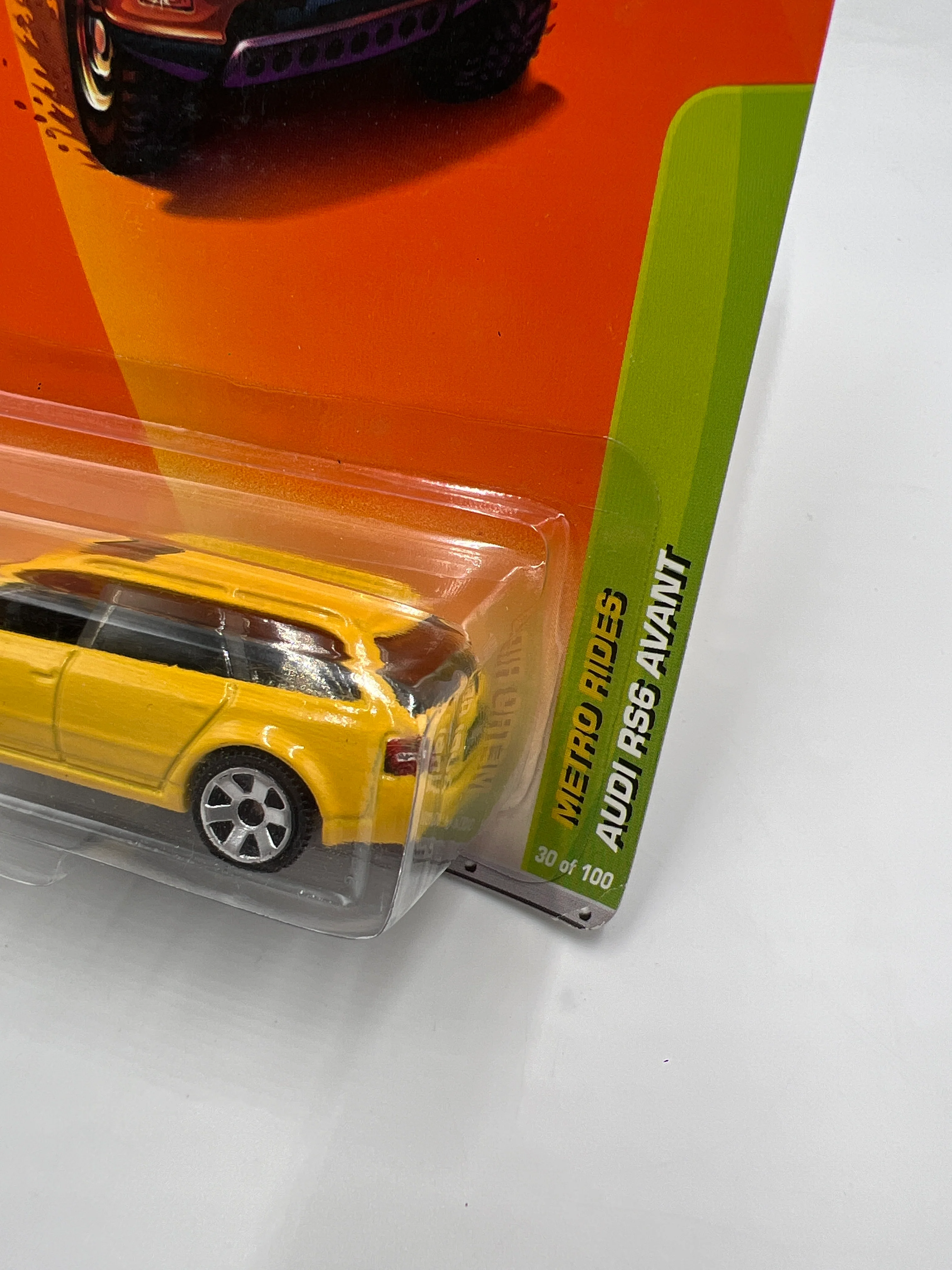 Matchbox Metro Rides #30 Audi RS6 Avant Yellow 216L - Image 4
