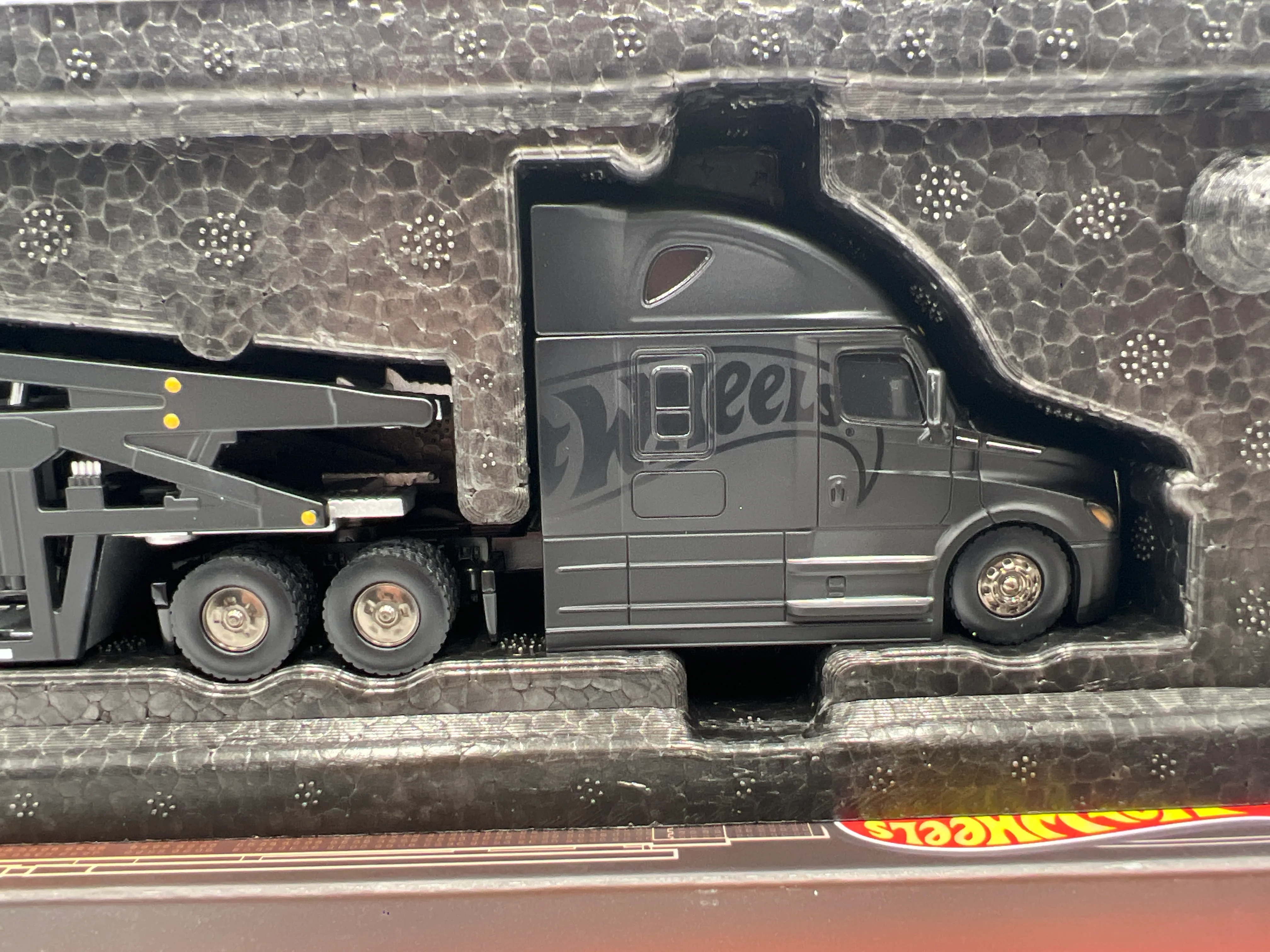 Hot Wheels RLC Elite 64 Freightliner Cascadia Car Hauler Black - Image 3
