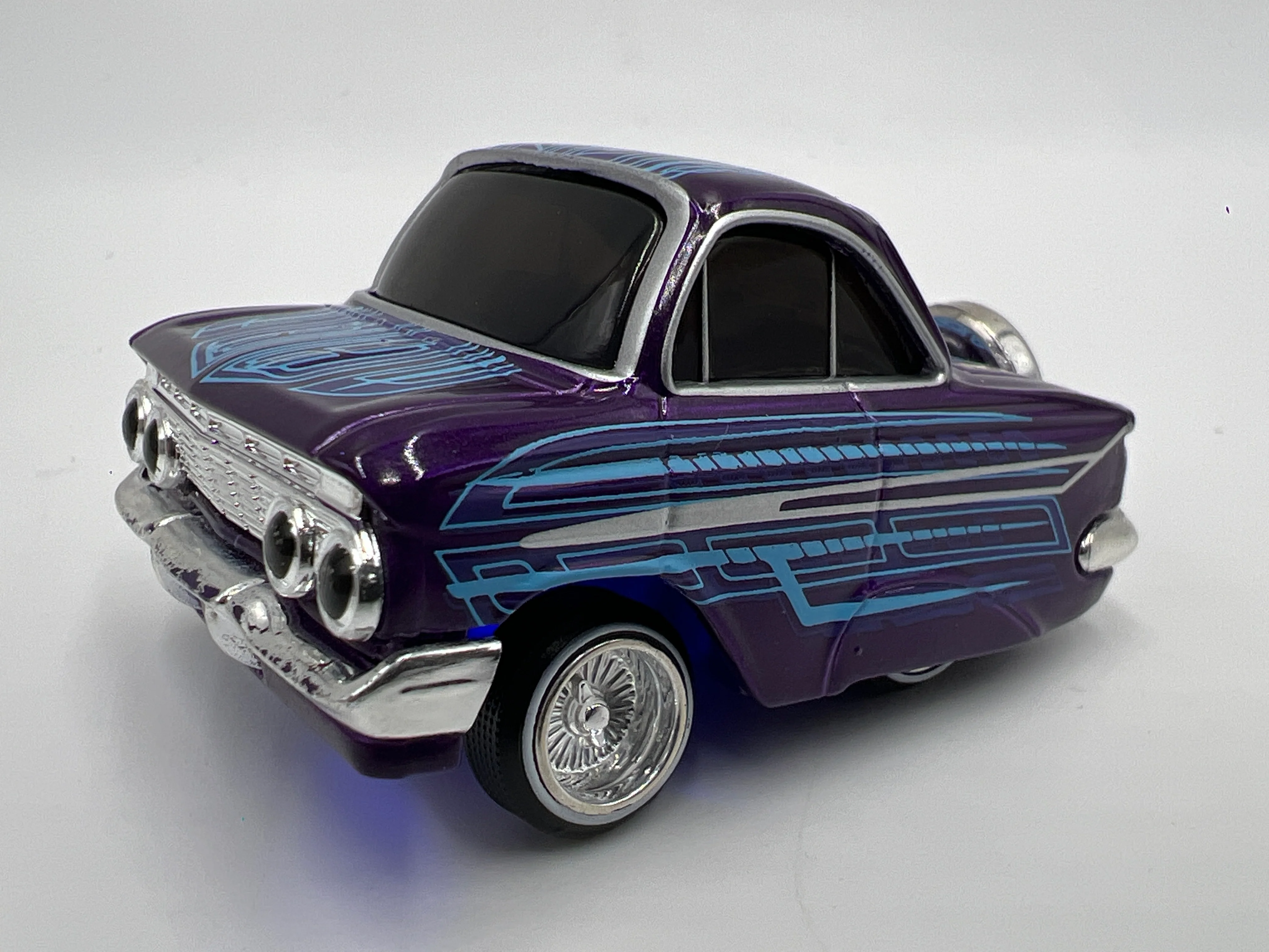 MGA Car Tuned Series 1 Show Glow Lowriders #5 61 Chevy Impala Sport Coupe Purple/Blue - Image 3