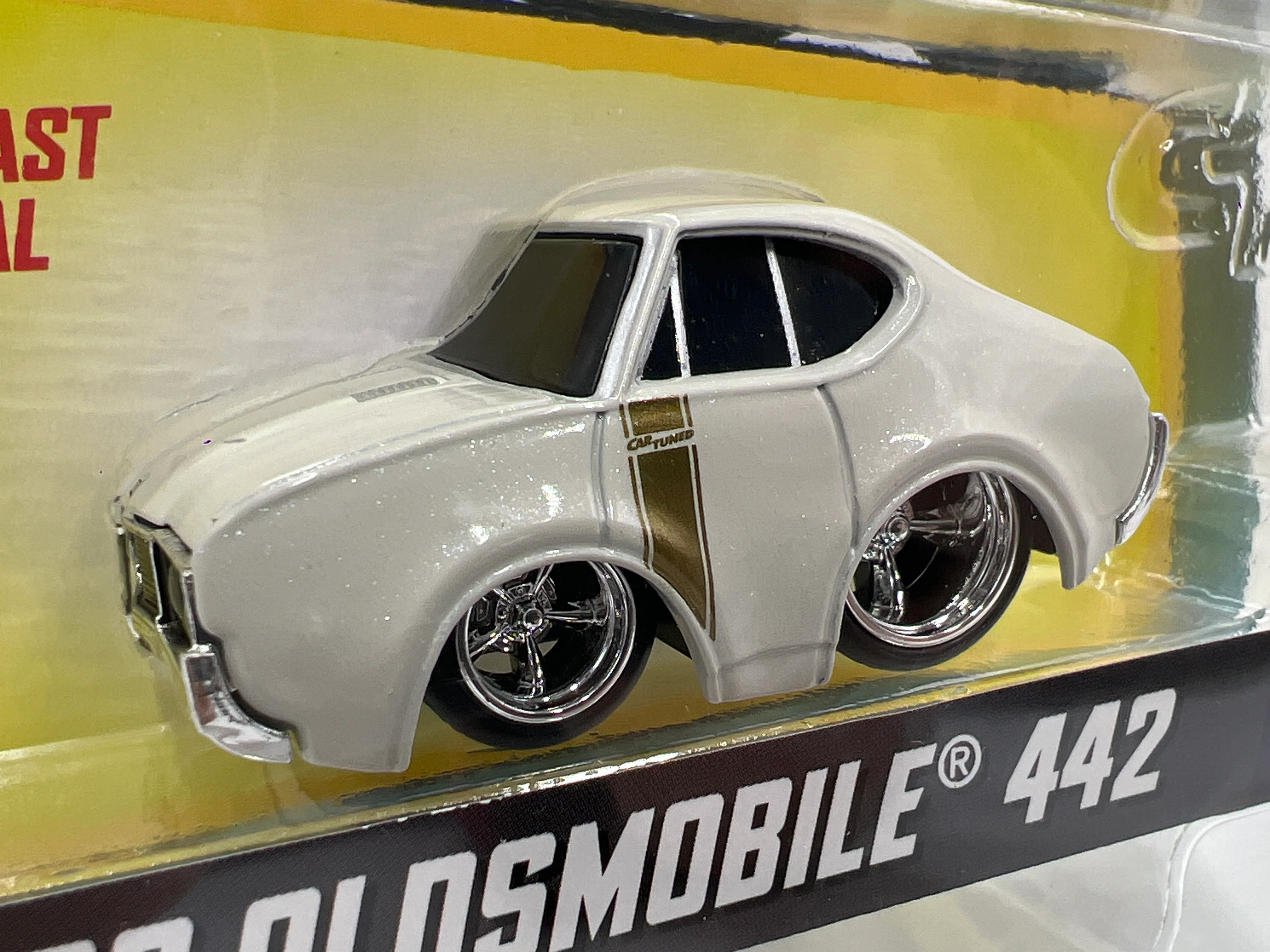 MGA Car Tuned Series 7 #6 68 Oldsmobile 442 White 181F - Image 2