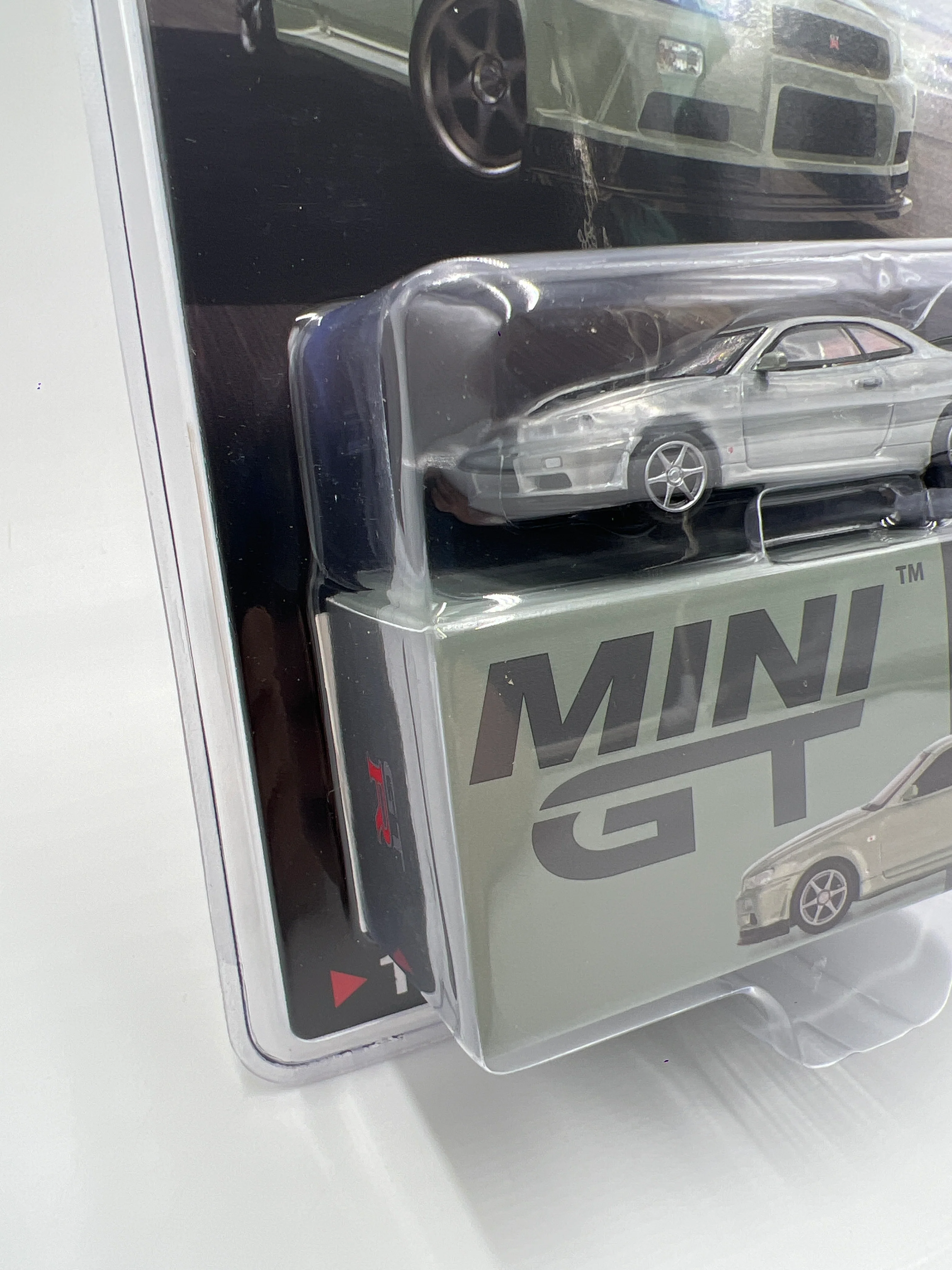 Mini GT #1003 CHASE Nissan Skyline GT-R R34 V-Spec II Nur Millenium Jade - Image 4