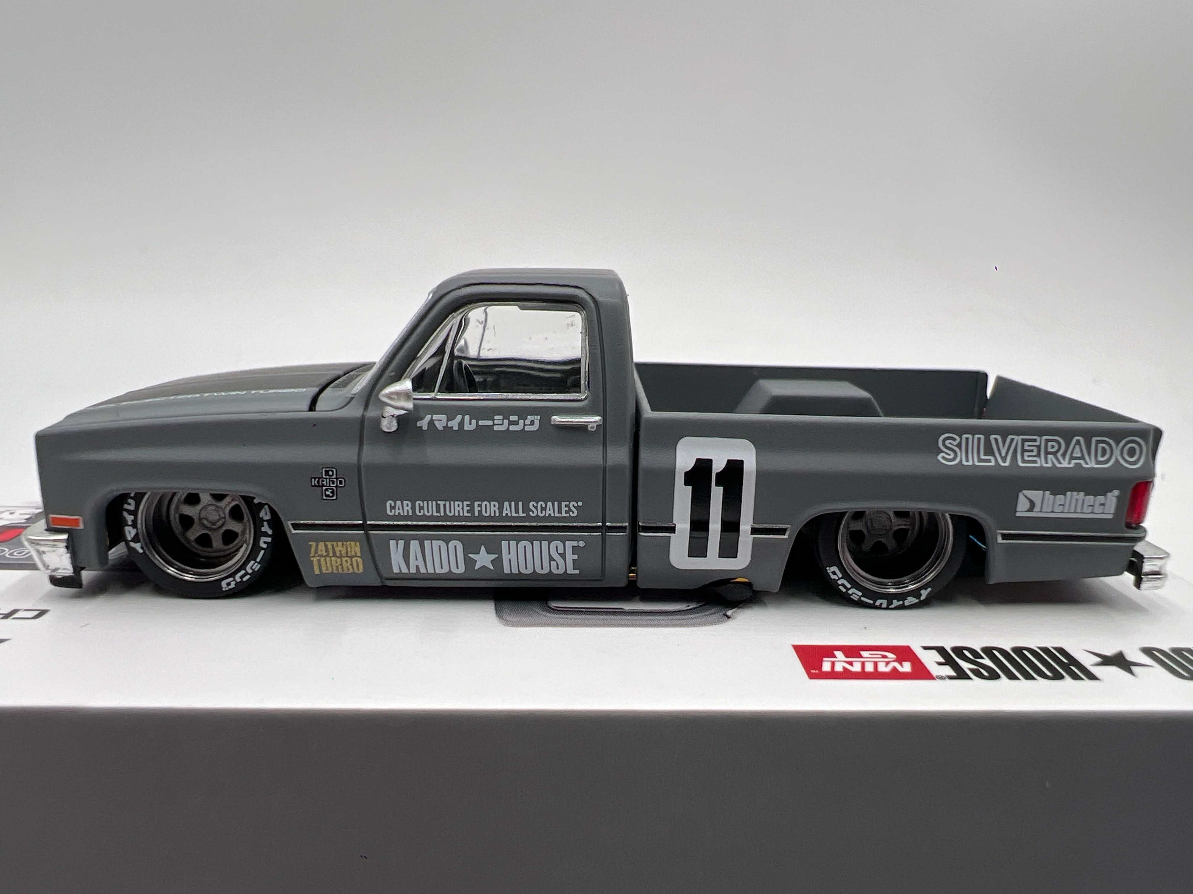Mini GT Kaido House #160 Chevrolet Silverado Kaido V2 Gray - Image 8
