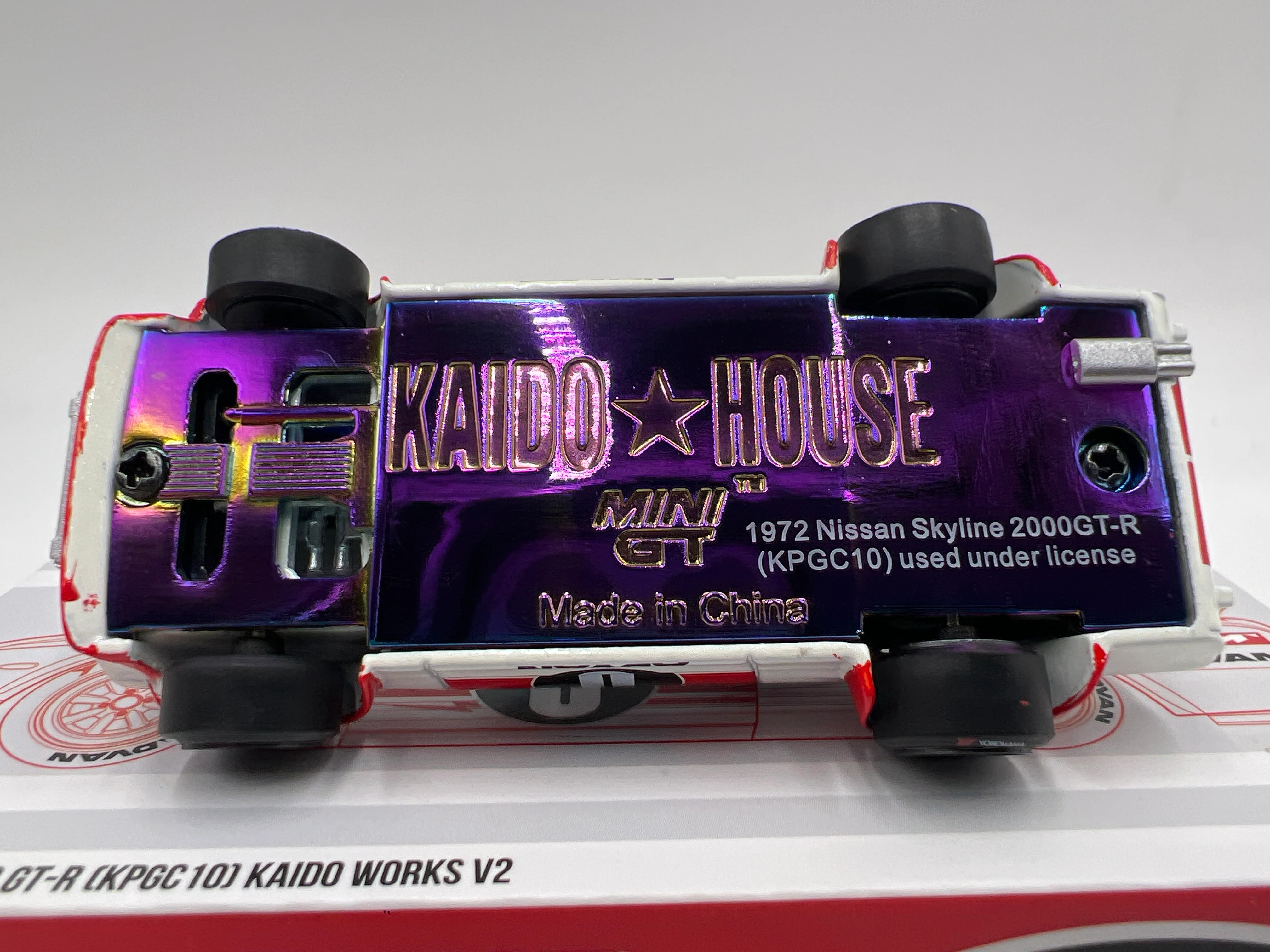 Mini GT Kaido House #211 Nissan Skyline 2000GT-R KPGC 10 Kaido Works V2 Red/White - Image 7