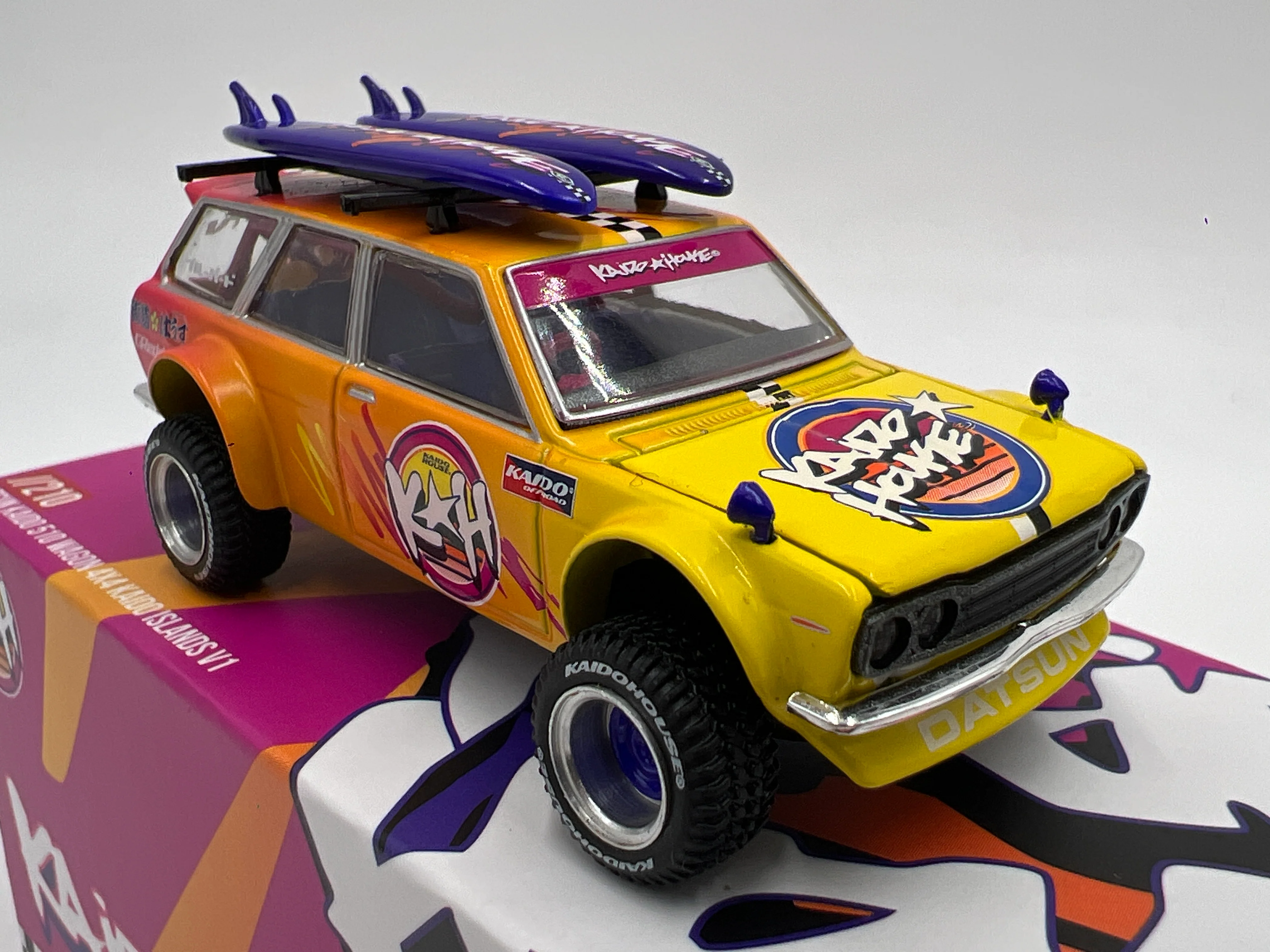 Mini GT Kaido House #210 Datsun 510 Wagon 4x4 Kaido Islands V1 - Image 2