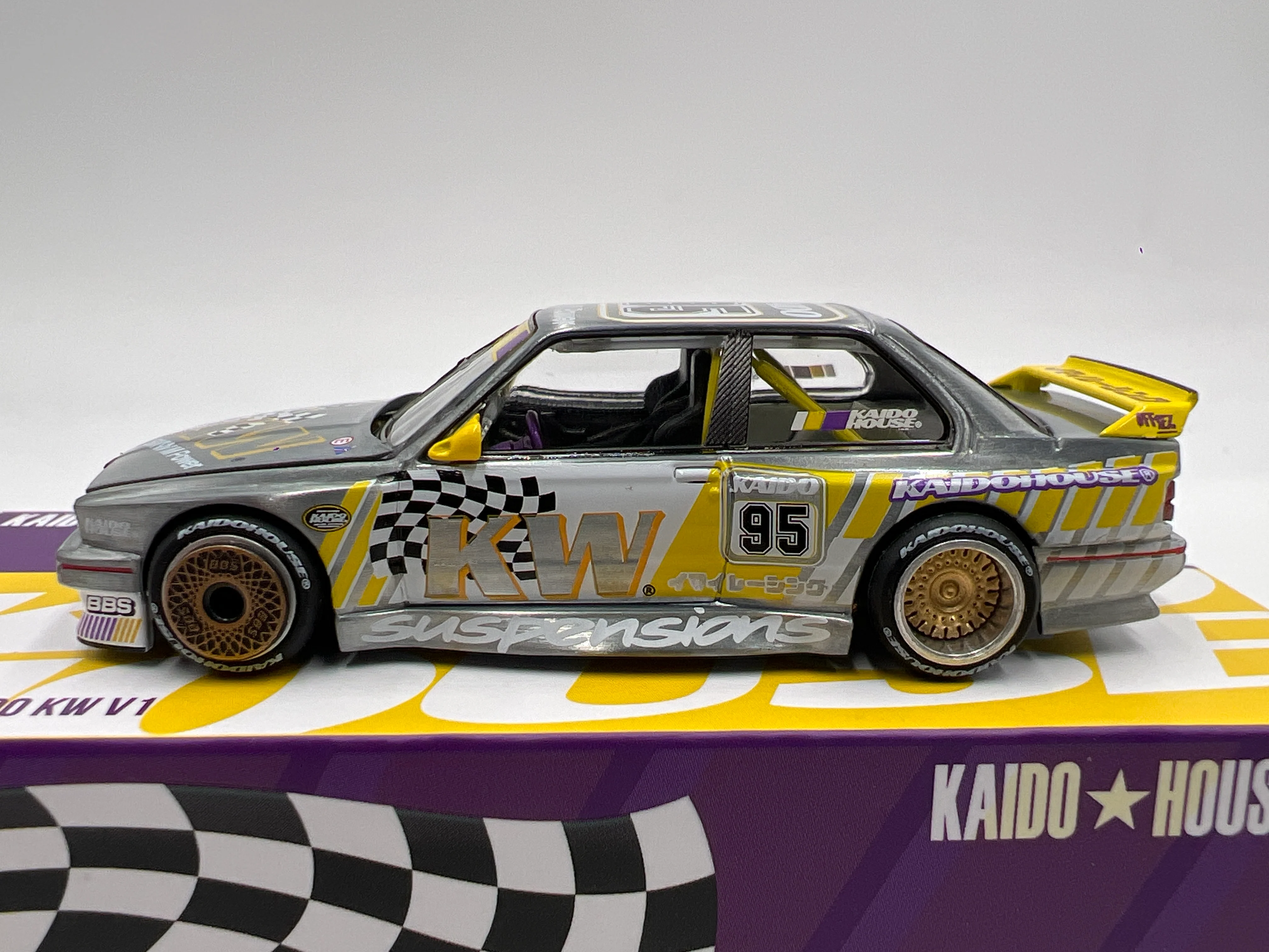 Mini GT Kaido House #194 CHASE BMW E30 M3 Kaido KW V1 - Image 6