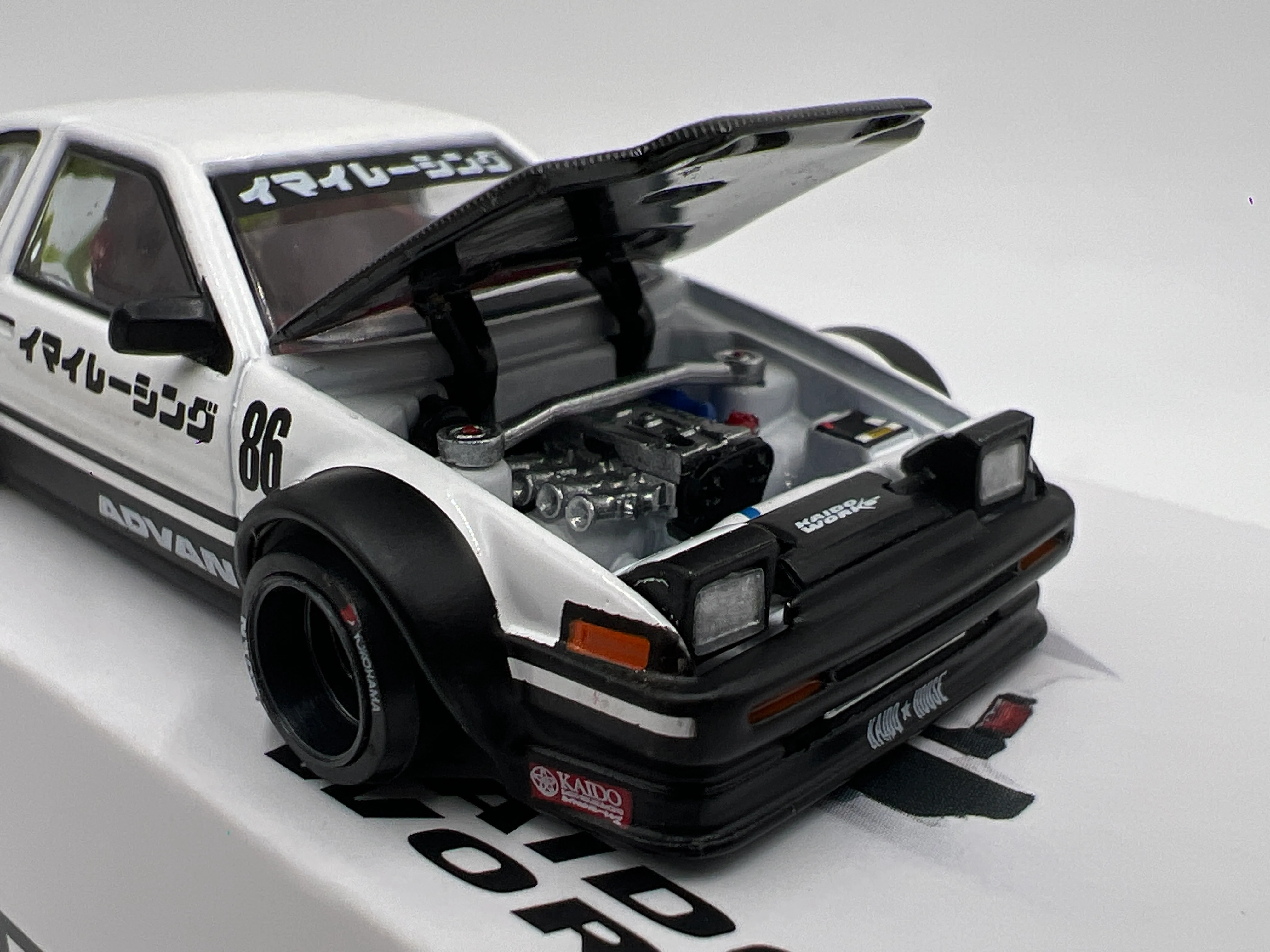 Mini GT Kaido House #180 KHMG 180 Toyota Sprinter Trueno Kaido Street V1 White/Black - Image 4
