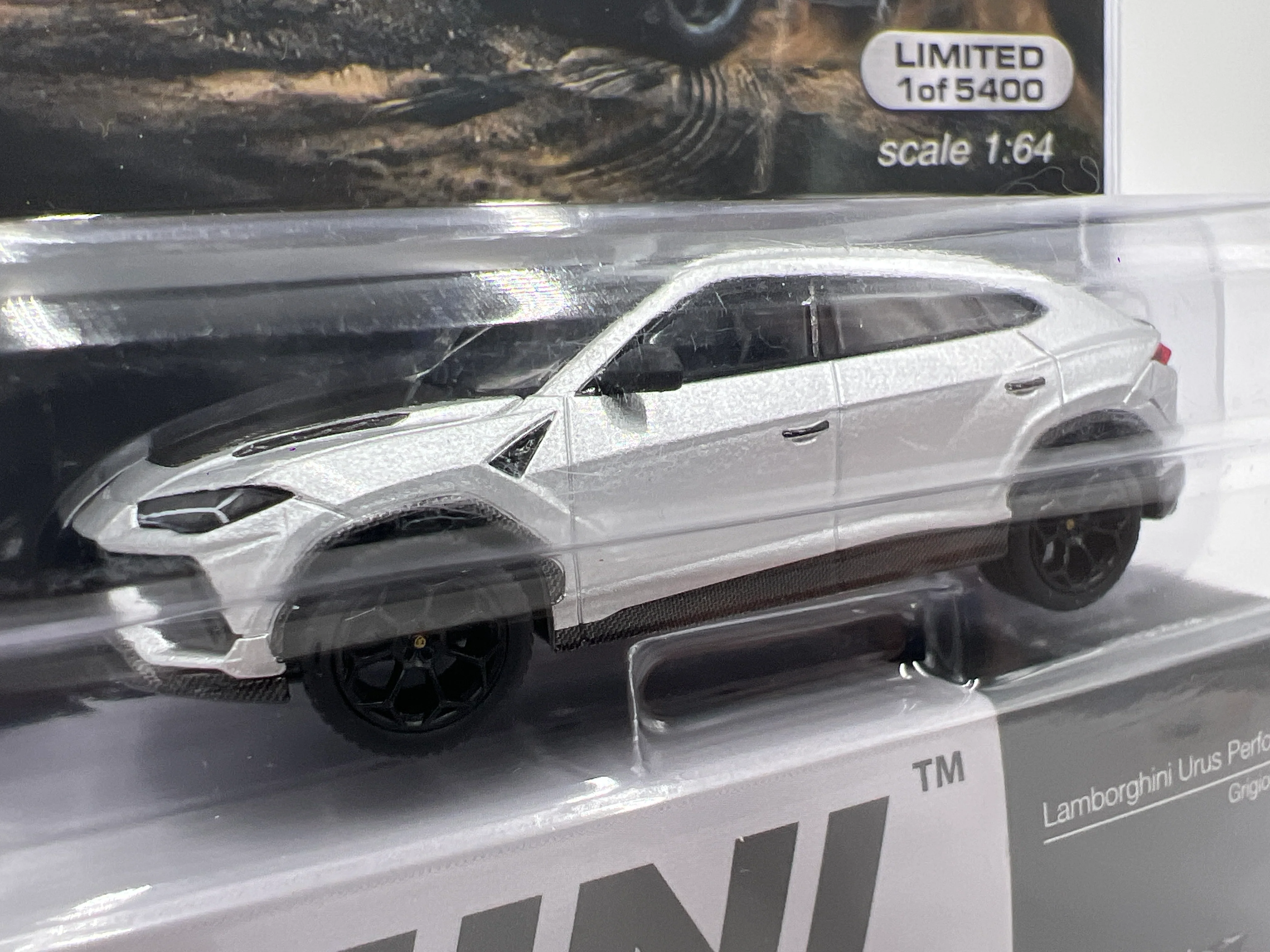 Mini GT Mijo Exclusives #747 Lamborghini Urus Performante Silver - Image 2
