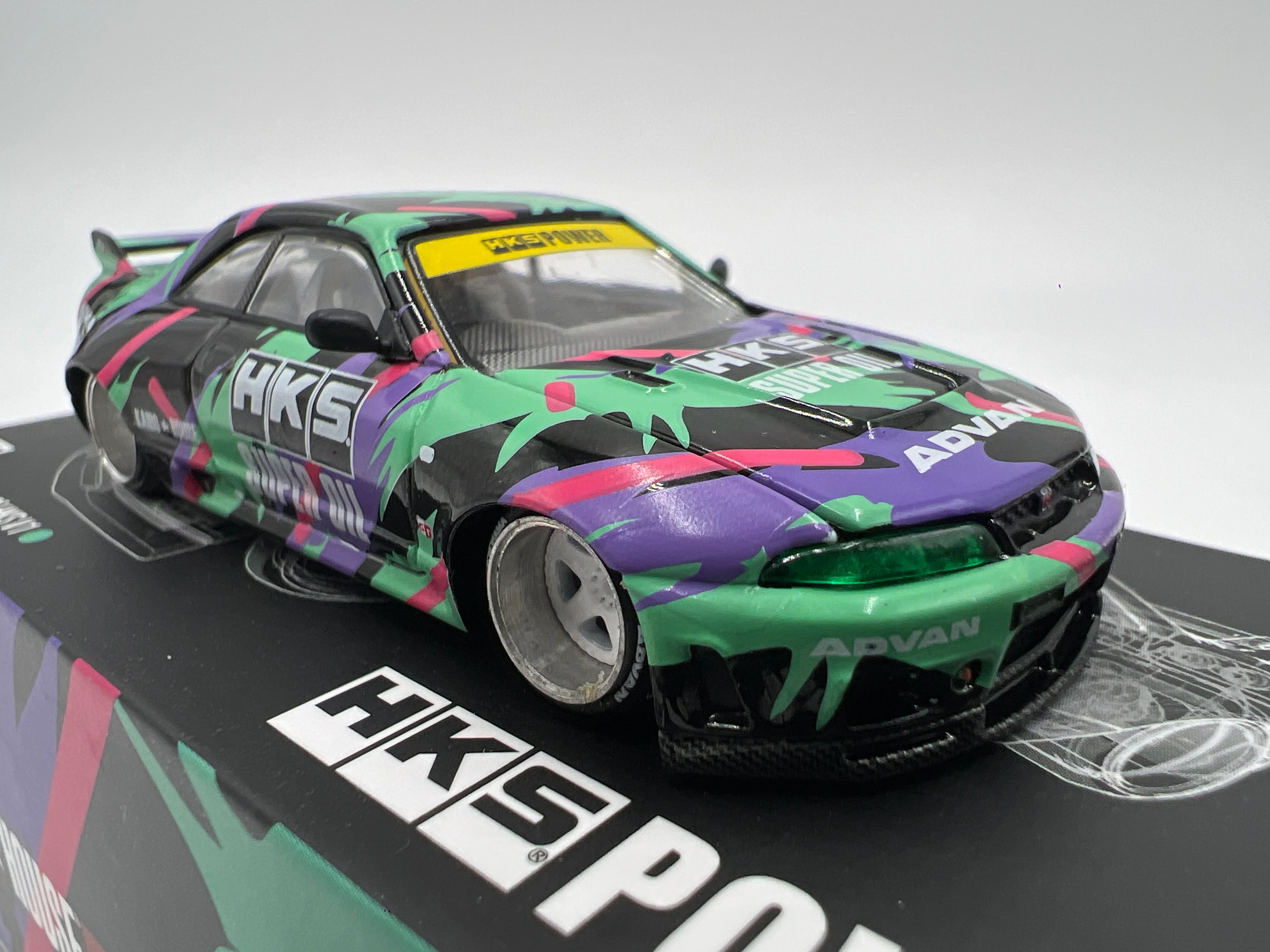 Mini GT x Kaido House #129 Nissan Skyline GT-R R33 HKS V1 - Image 2