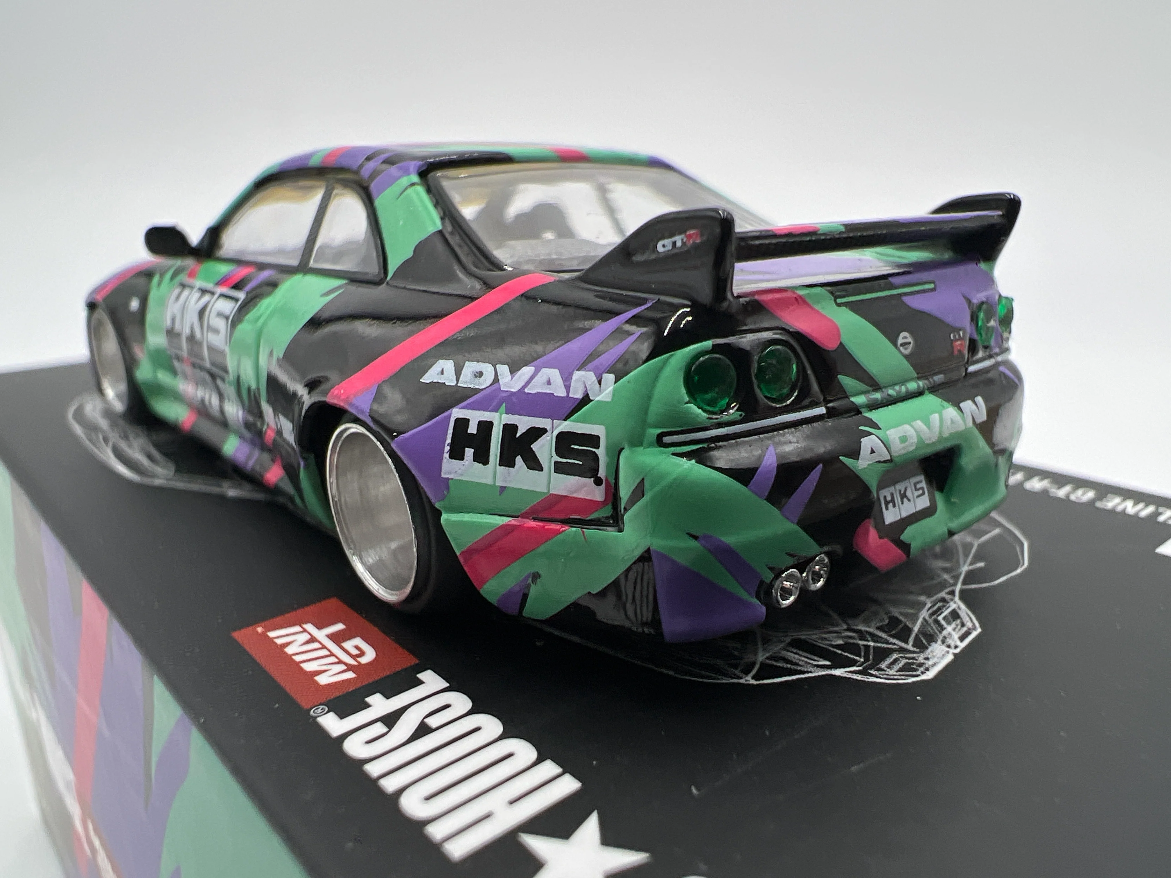 Mini GT x Kaido House #129 Nissan Skyline GT-R R33 HKS V1 - Image 3