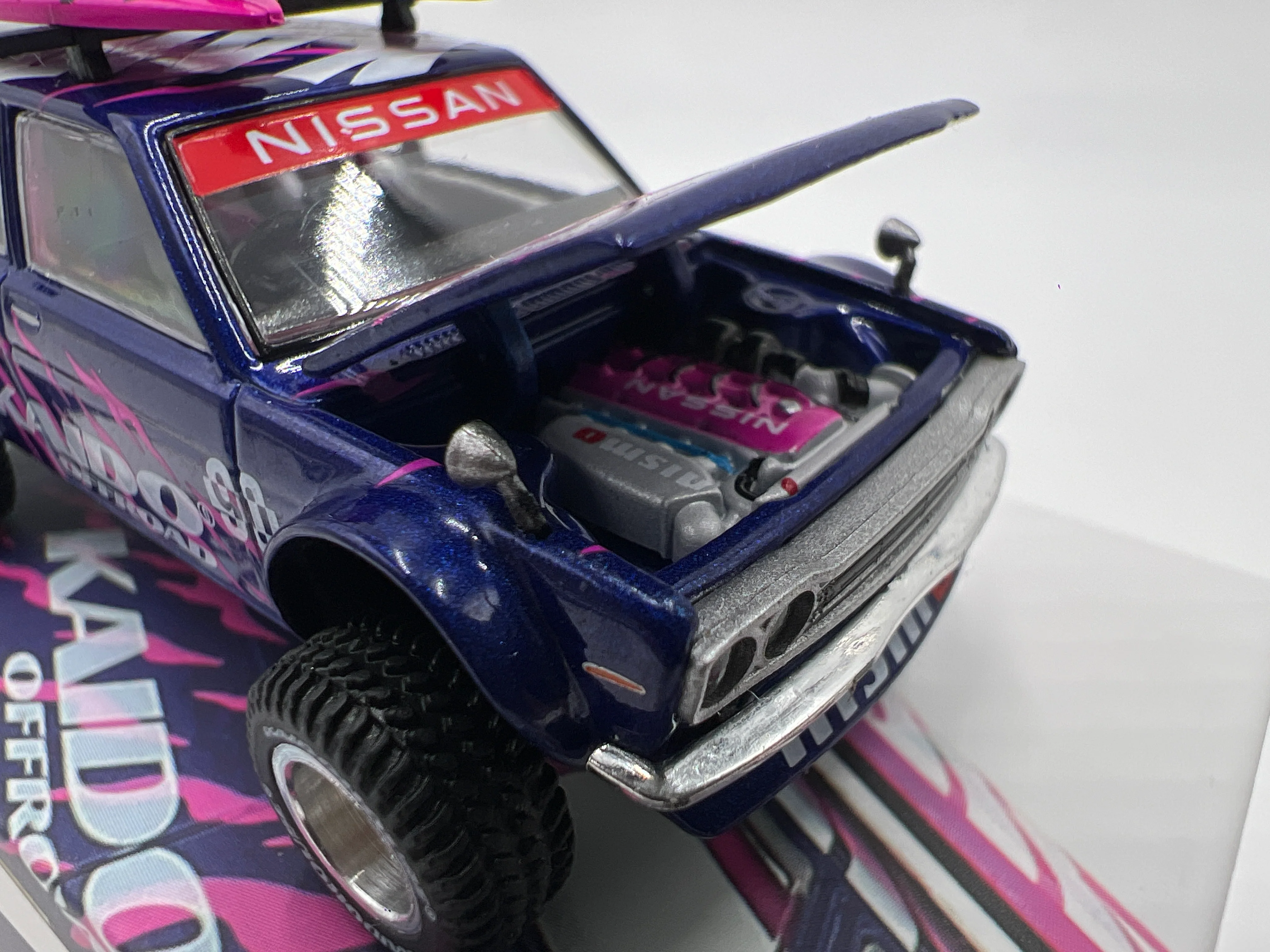 Mini GT x Kaido House #149 Datsun 510 4x4 Wagon Kaido Off-road V2 Purple W/Surfboards - Image 5
