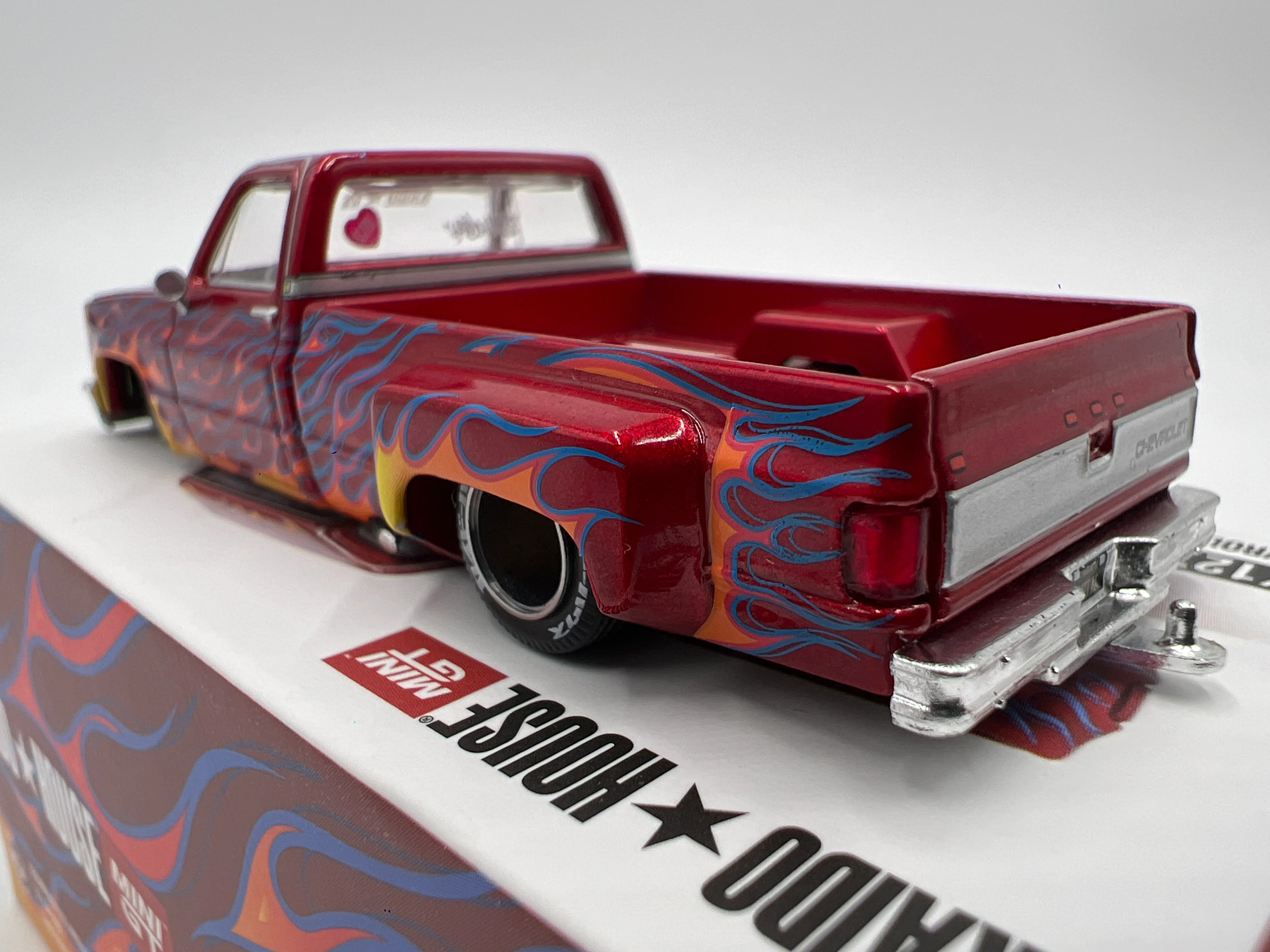 Mini GT x Kaido House #127 Chevrolet Silverado Dually On Fire V1 - Image 4