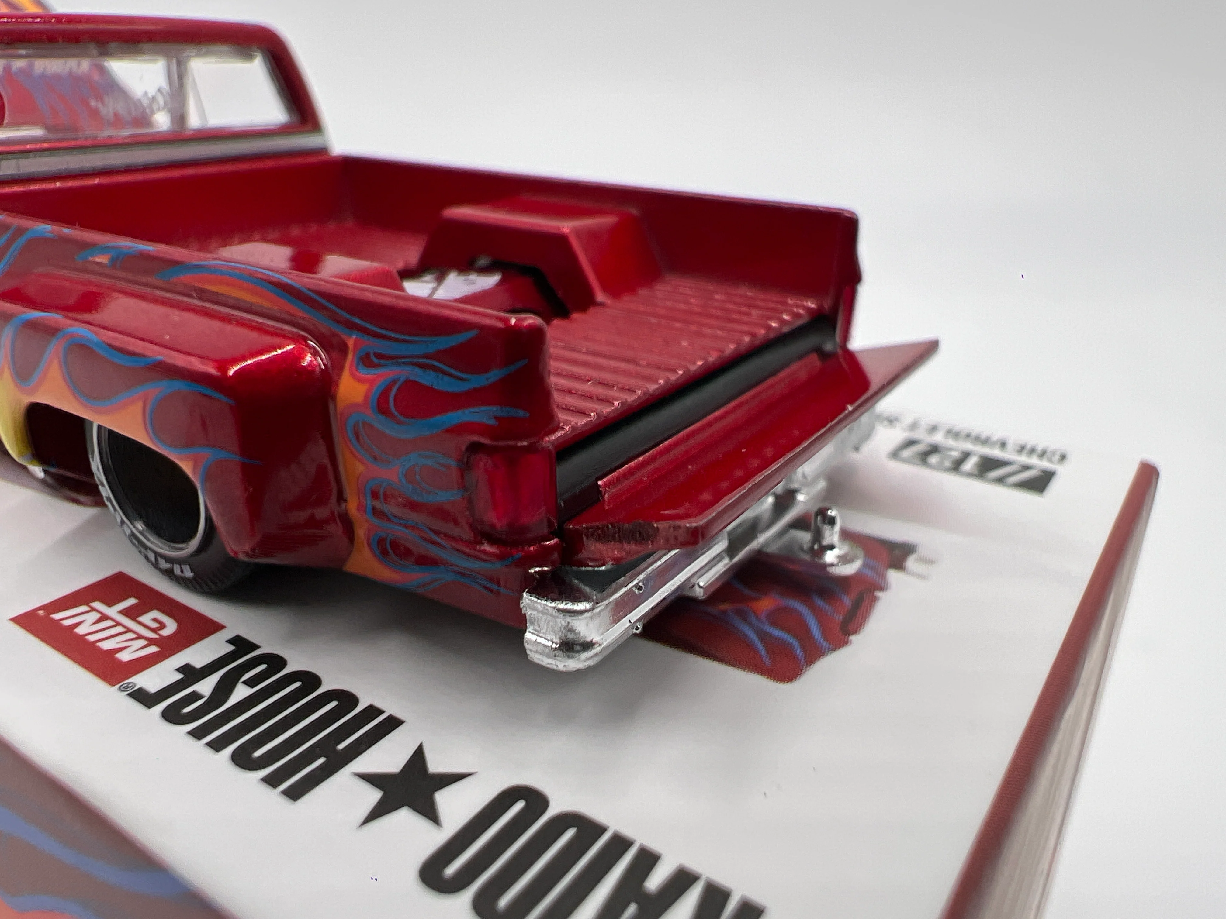 Mini GT x Kaido House #127 Chevrolet Silverado Dually On Fire V1 - Image 6