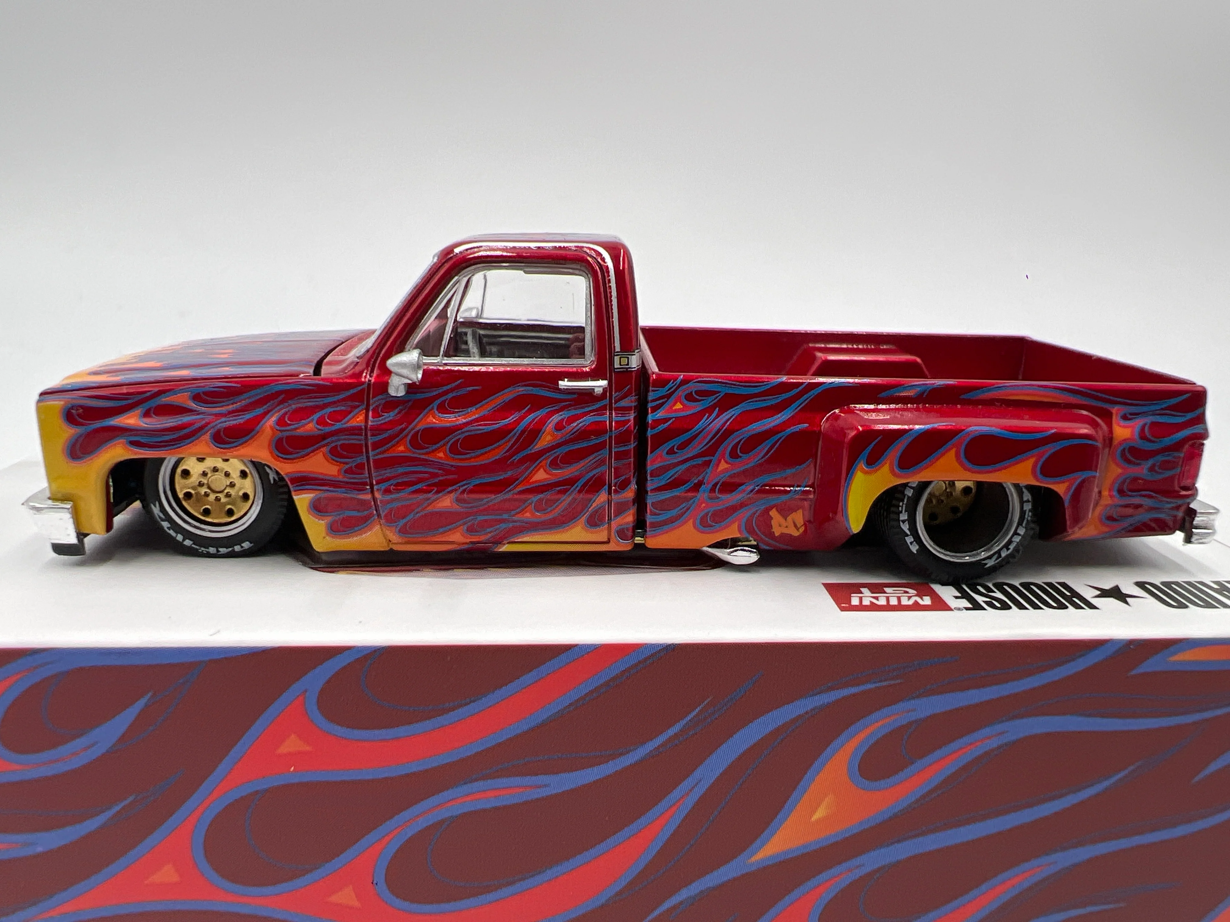Mini GT x Kaido House #127 Chevrolet Silverado Dually On Fire V1 - Image 8