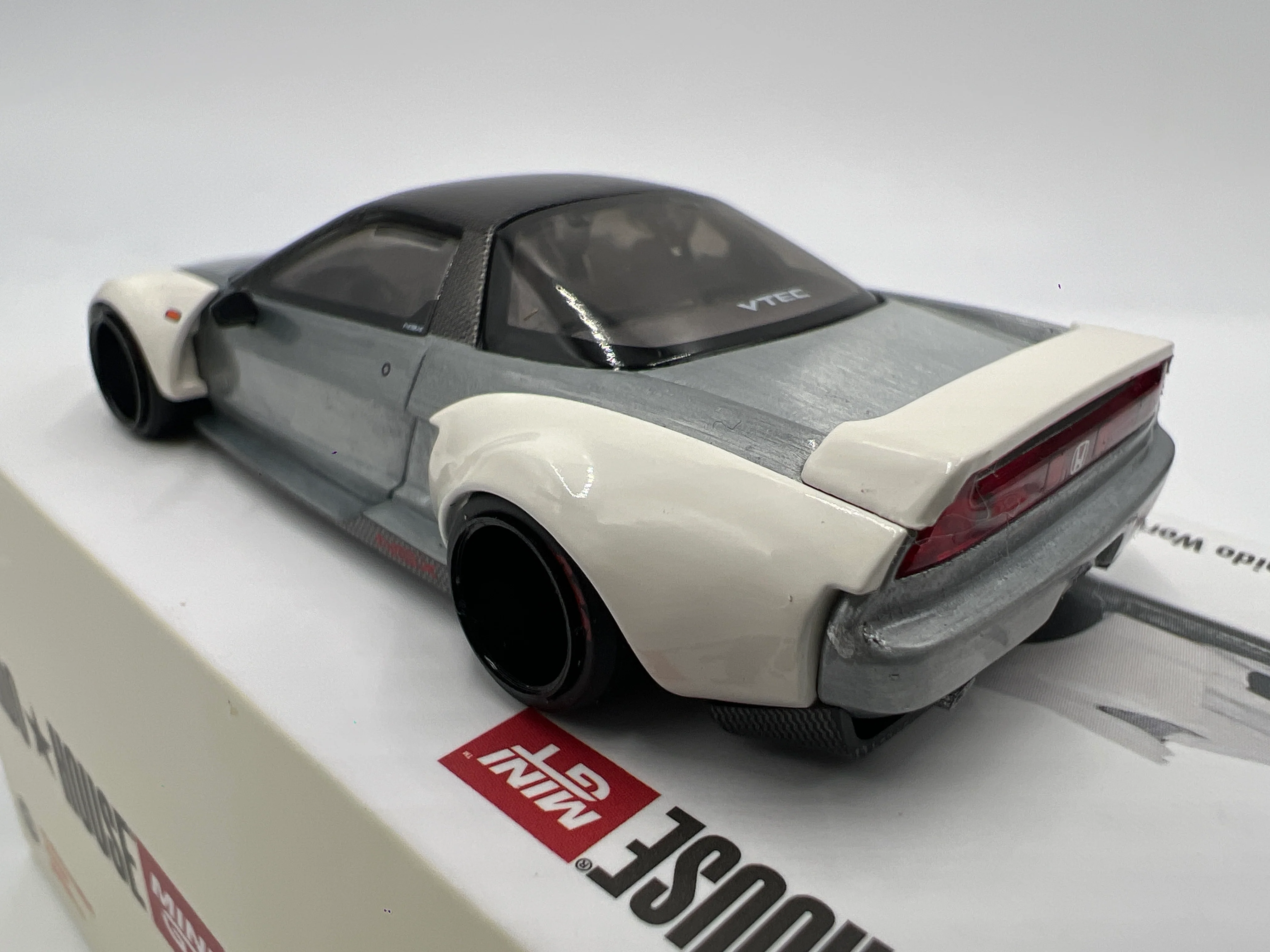 Mini GT x Kaido House RAW CHASE #148 Honda NSX Kaido Works V2 White - Image 4