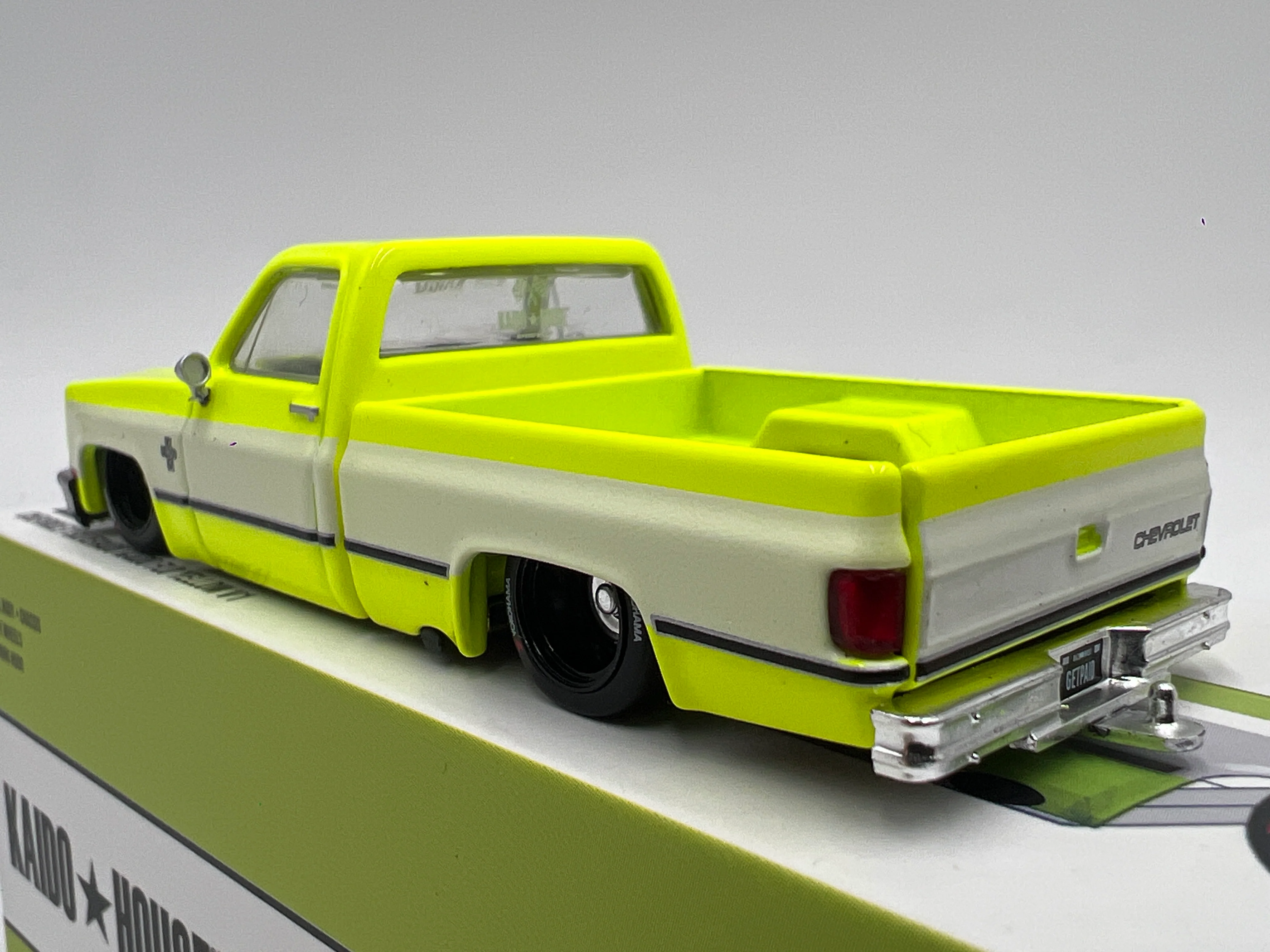 Mini GT x Kaido House #112 Chevrolet Silverado Kaido Flo Yellow V1 - Image 3