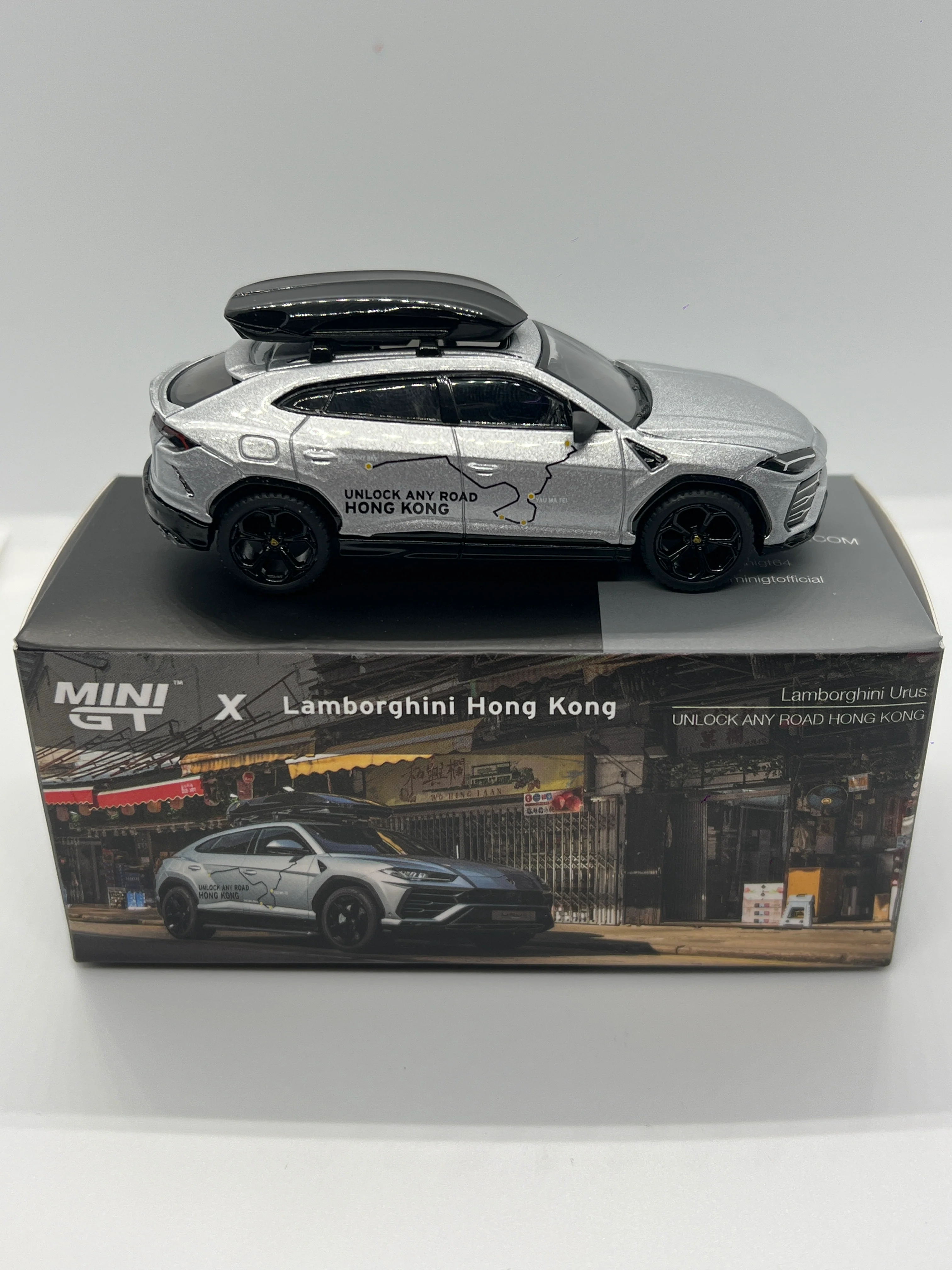 MiniGT X Lamborghini Hong Kong #443 Lamborghini Urus Silver - Image 2
