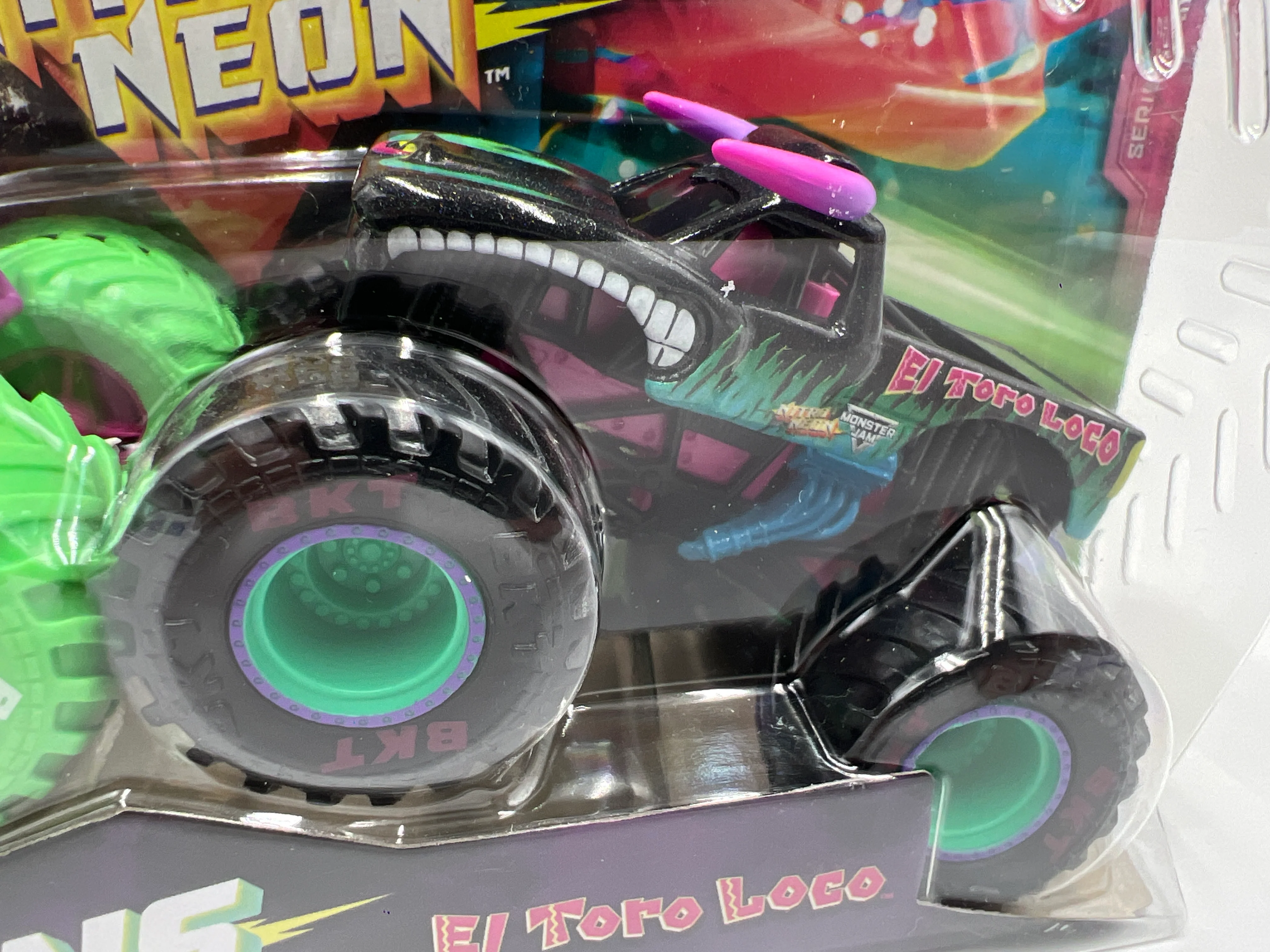 Monster Jam Nitro Neon Series 3 Walmart Exclusive Son-uva Digger Vs El Toro Loco - Image 3