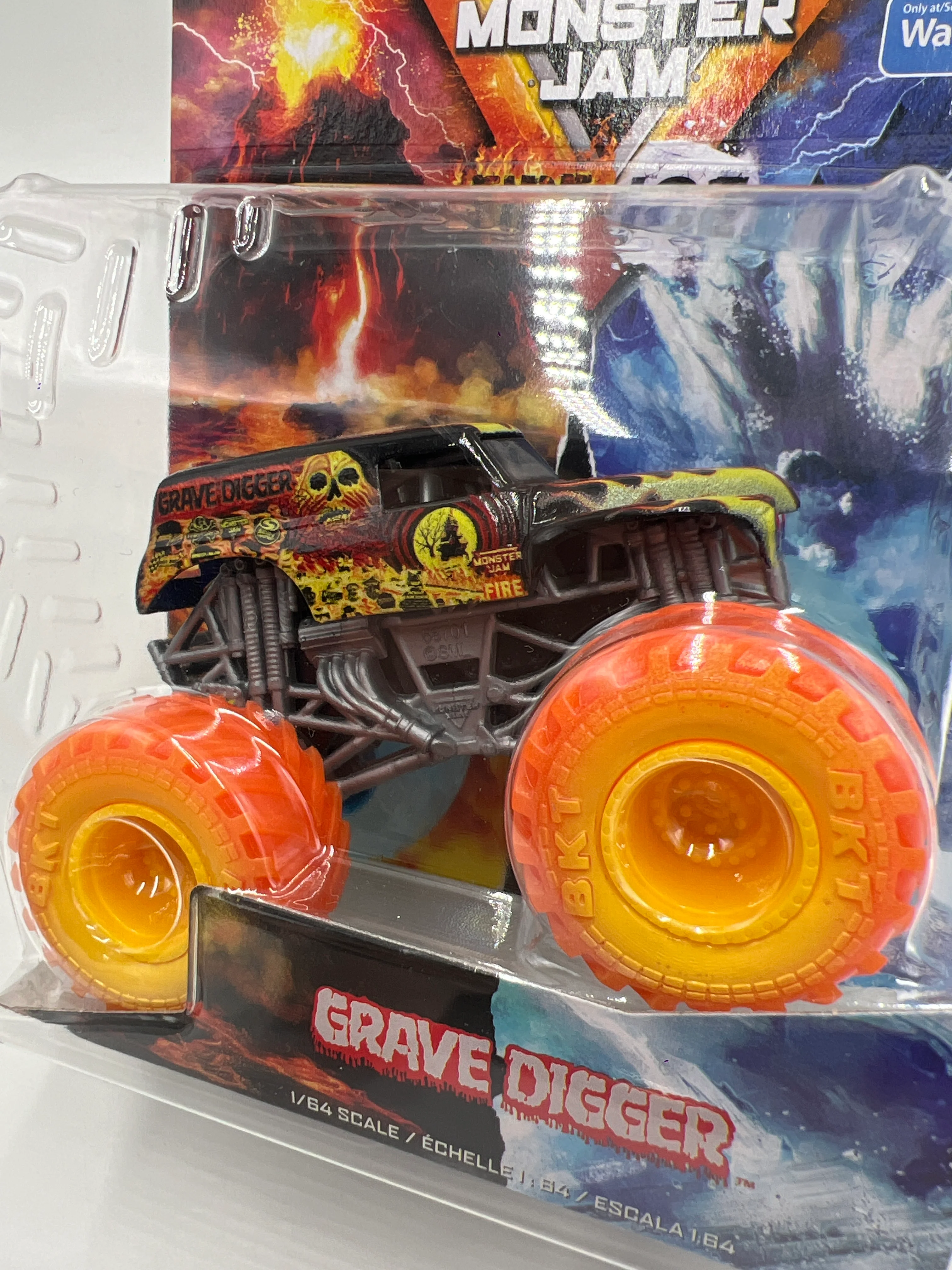 Monster Jam Fire & Ice Walmart Exclusive Grave Digger - Image 2