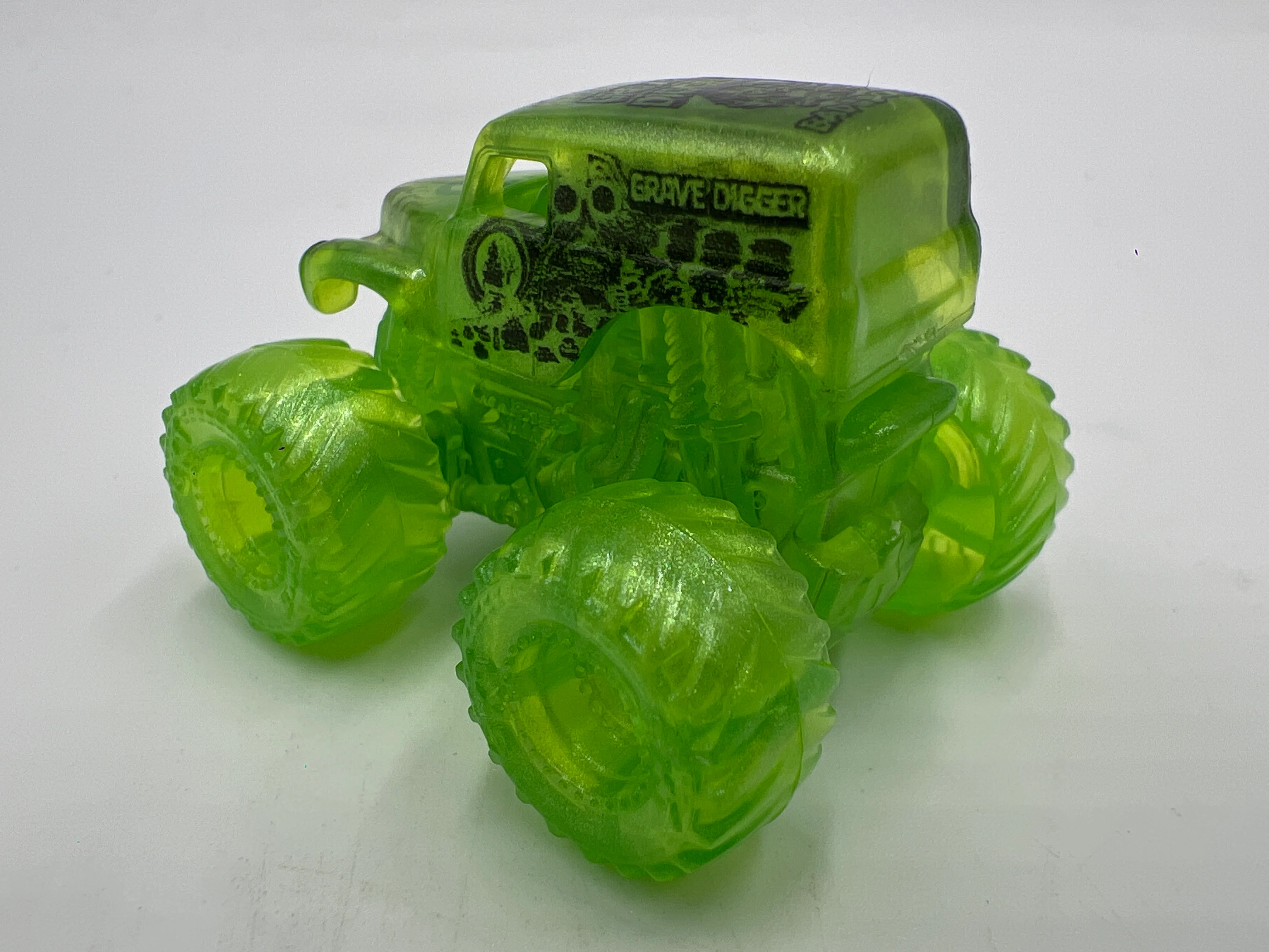 Monster Jam Mini Series 17 #161 Grave Digger Ghost Green - Image 2
