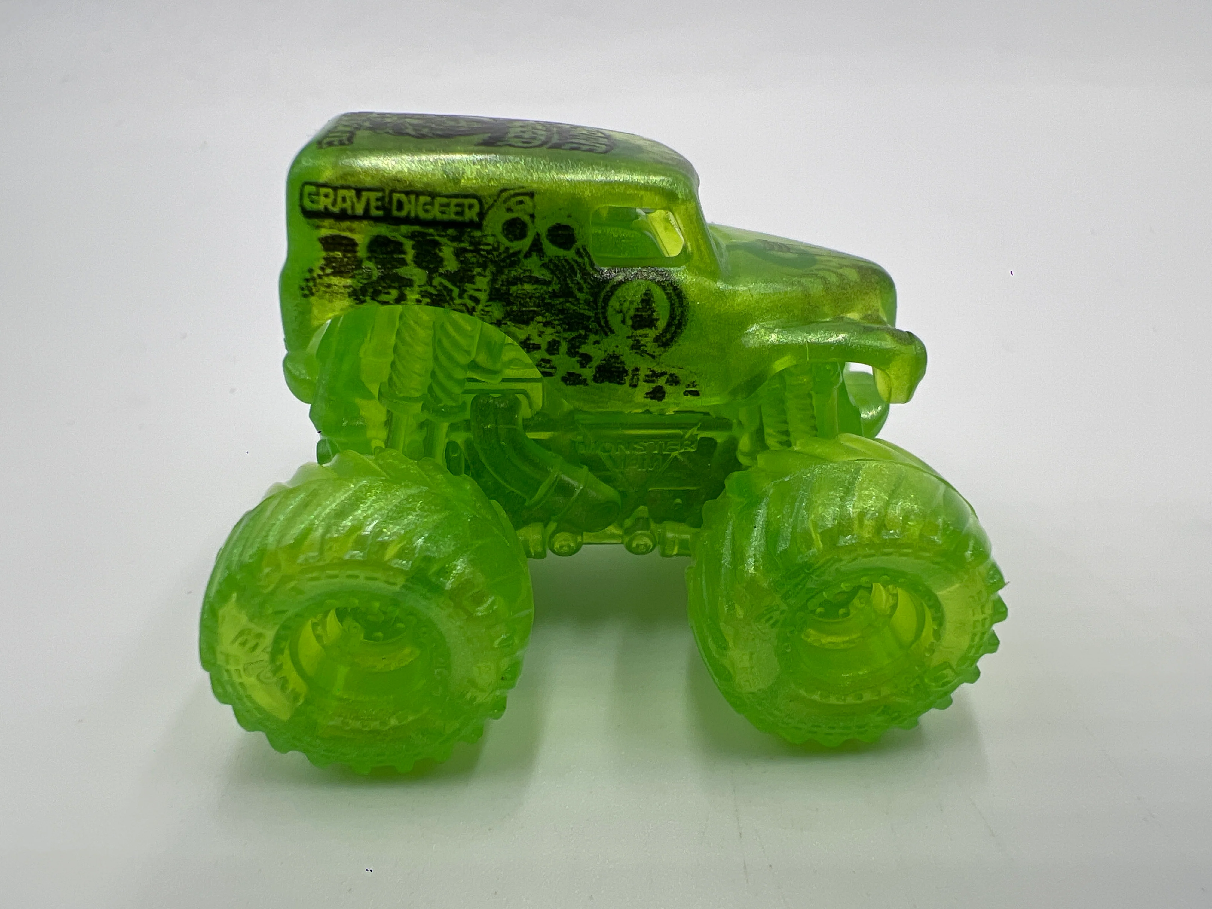 Monster Jam Mini Series 17 #161 Grave Digger Ghost Green - Image 3