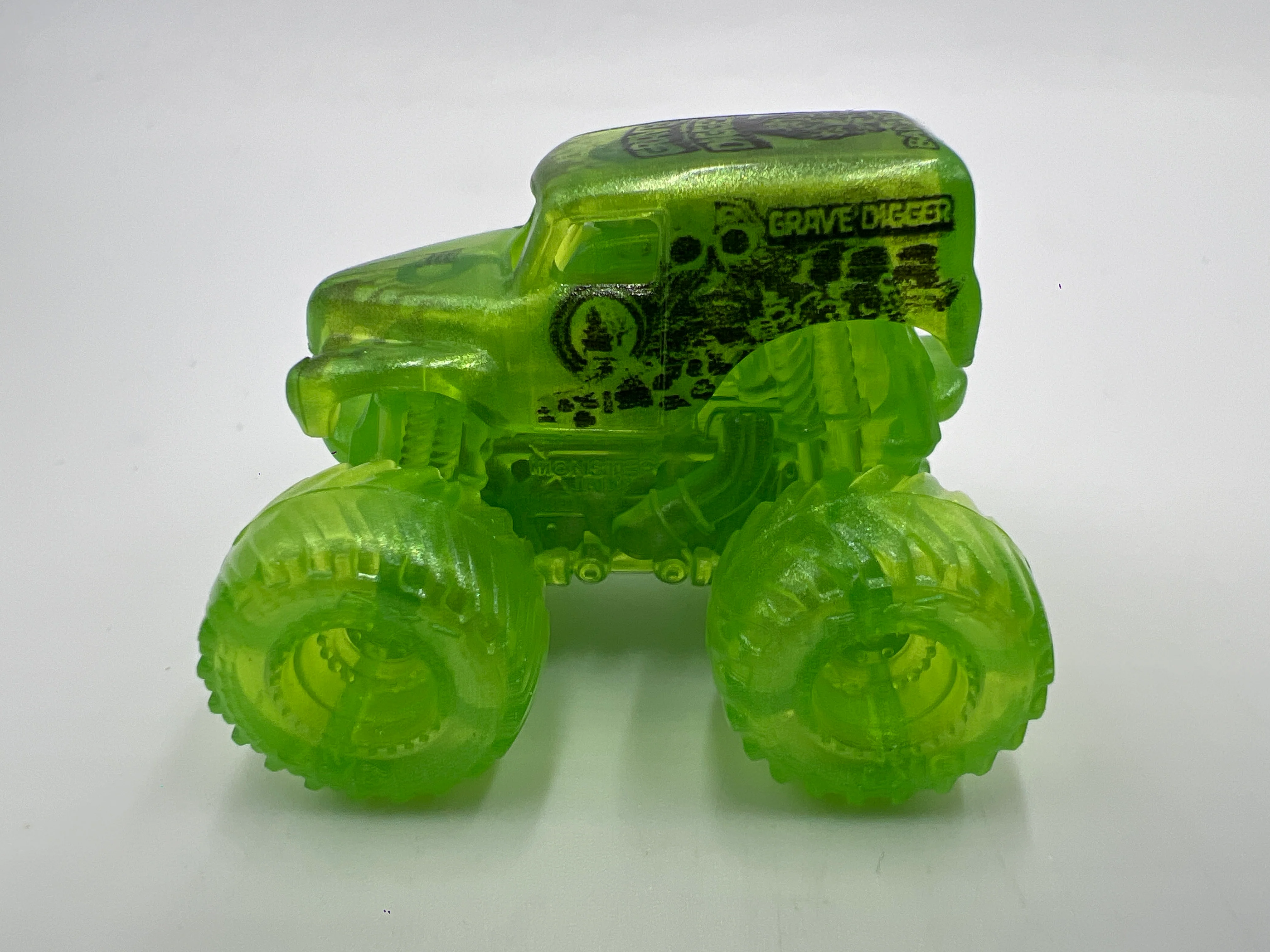 Monster Jam Mini Series 17 #161 Grave Digger Ghost Green - Image 4