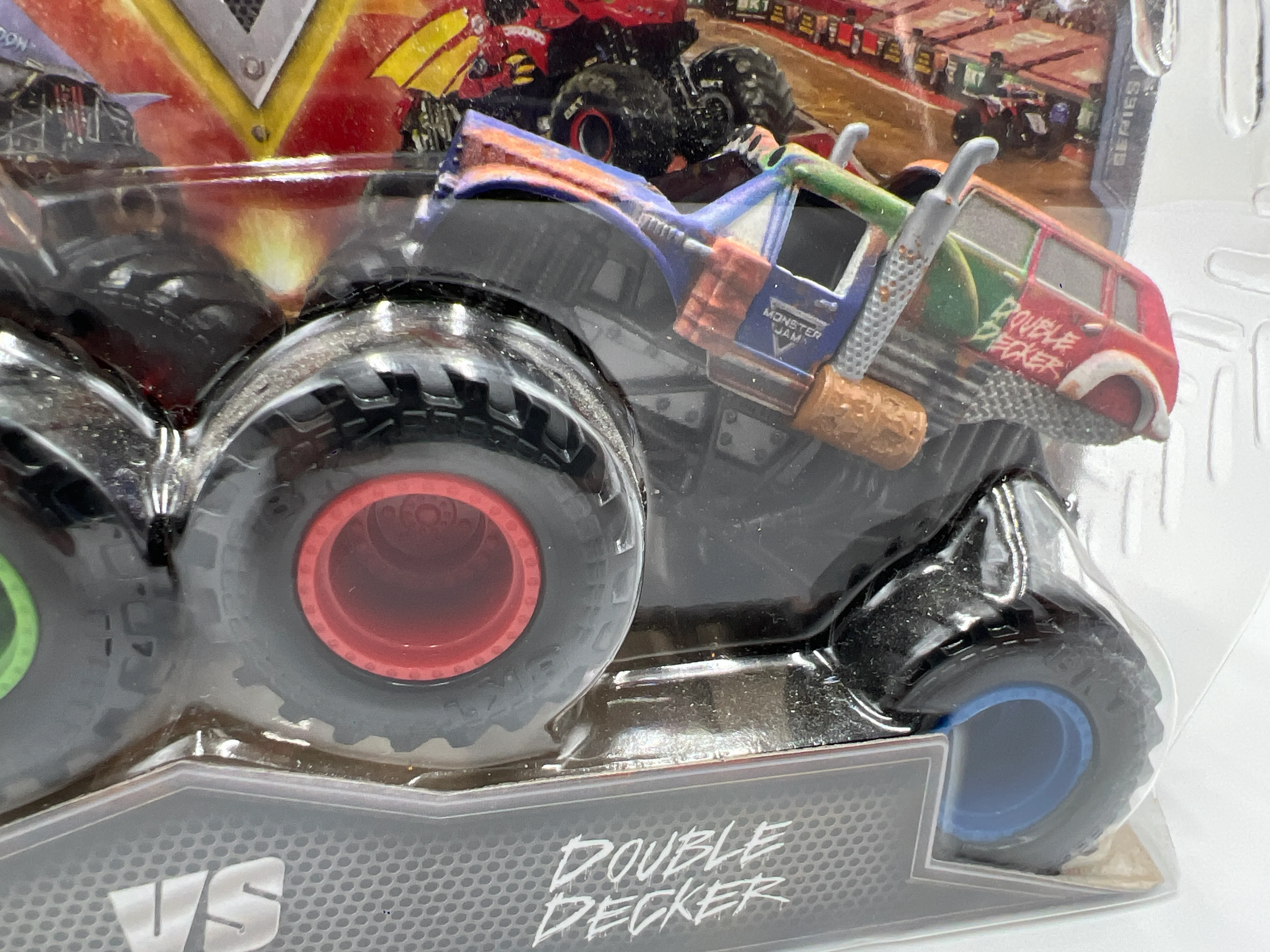 Monster Jam Series 17 2 Pack Salvager Vs Double Decker - Image 3