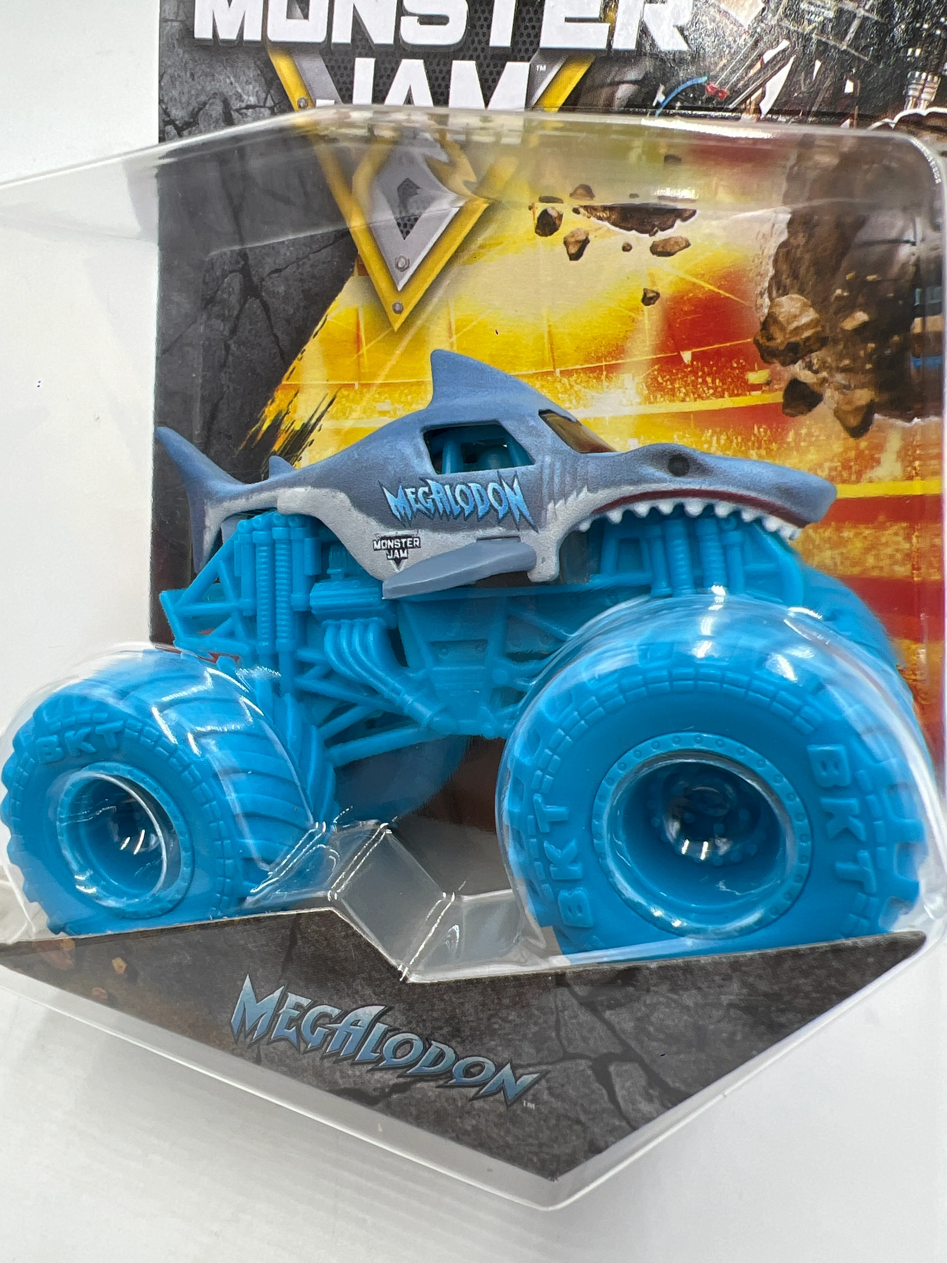 Monster Jam Series 1 Megalodon Blue W/Blue Tires 129E - Image 2